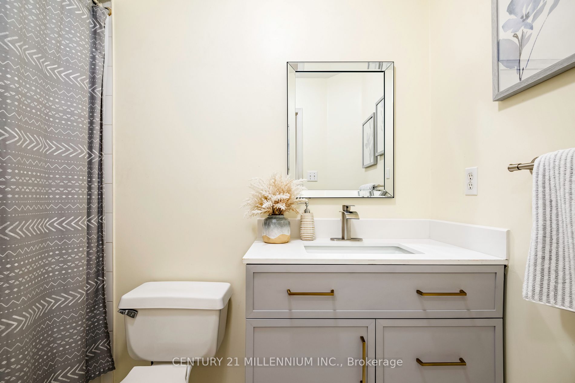 3938 Zenith Court