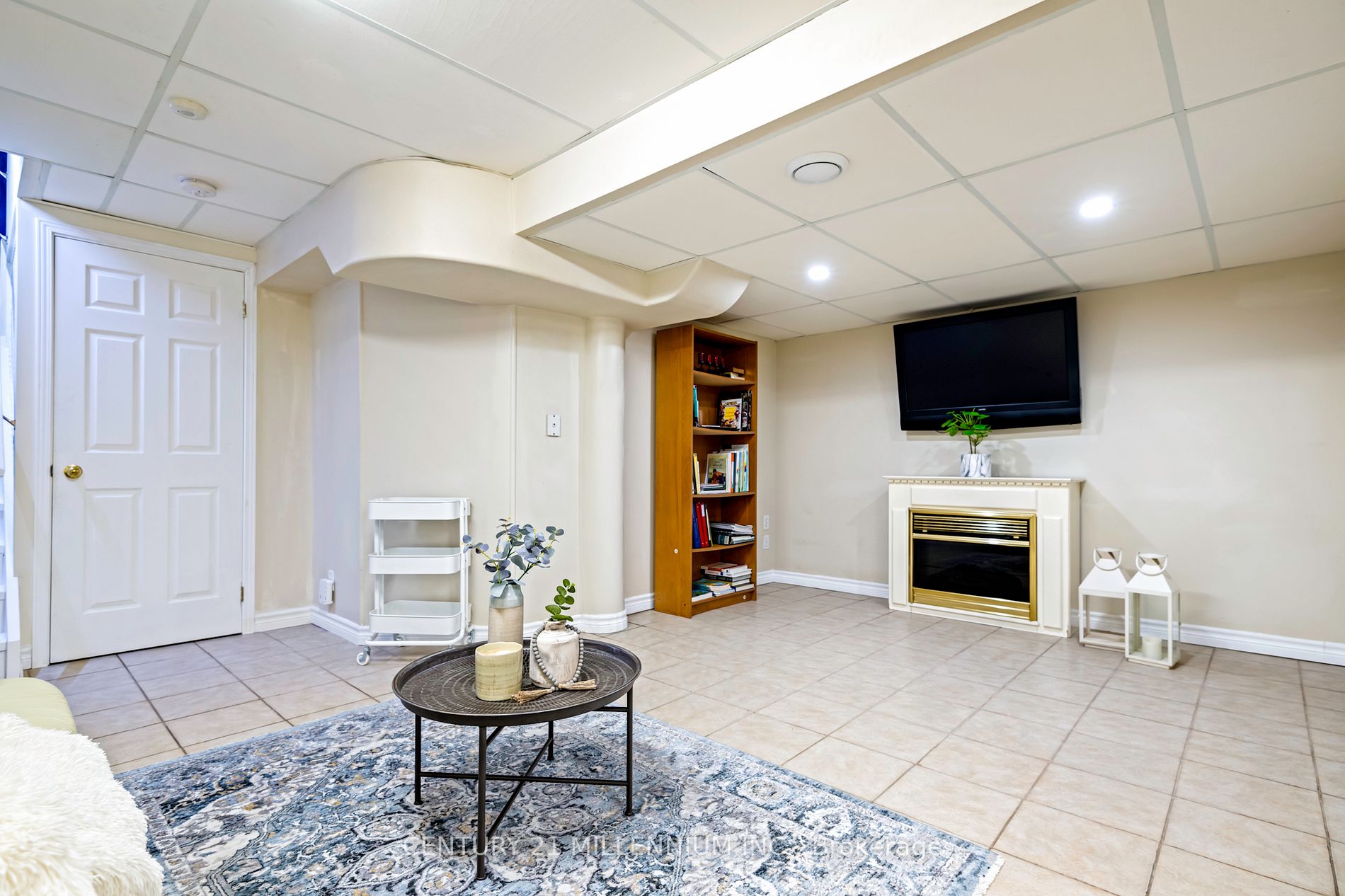 3938 Zenith Court