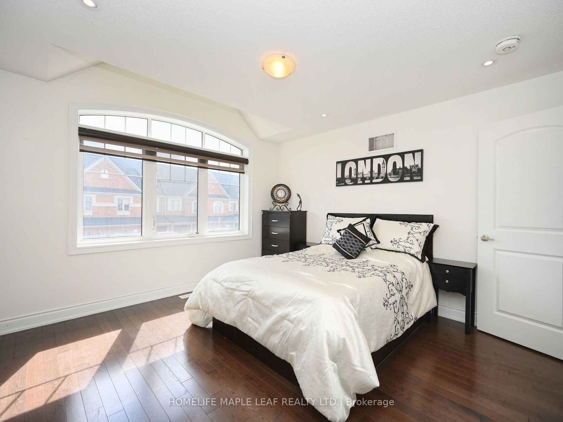 87 Agava Street