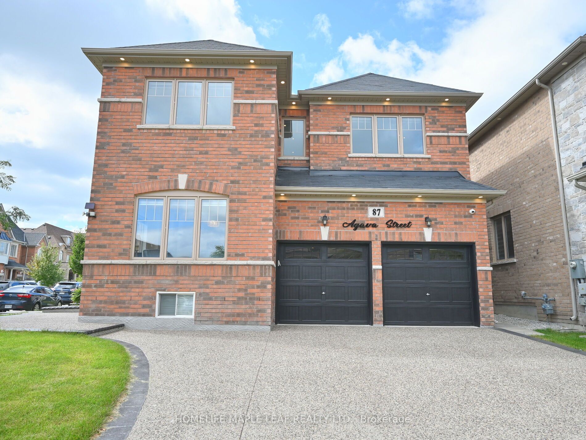 87 Agava St-Upper Level