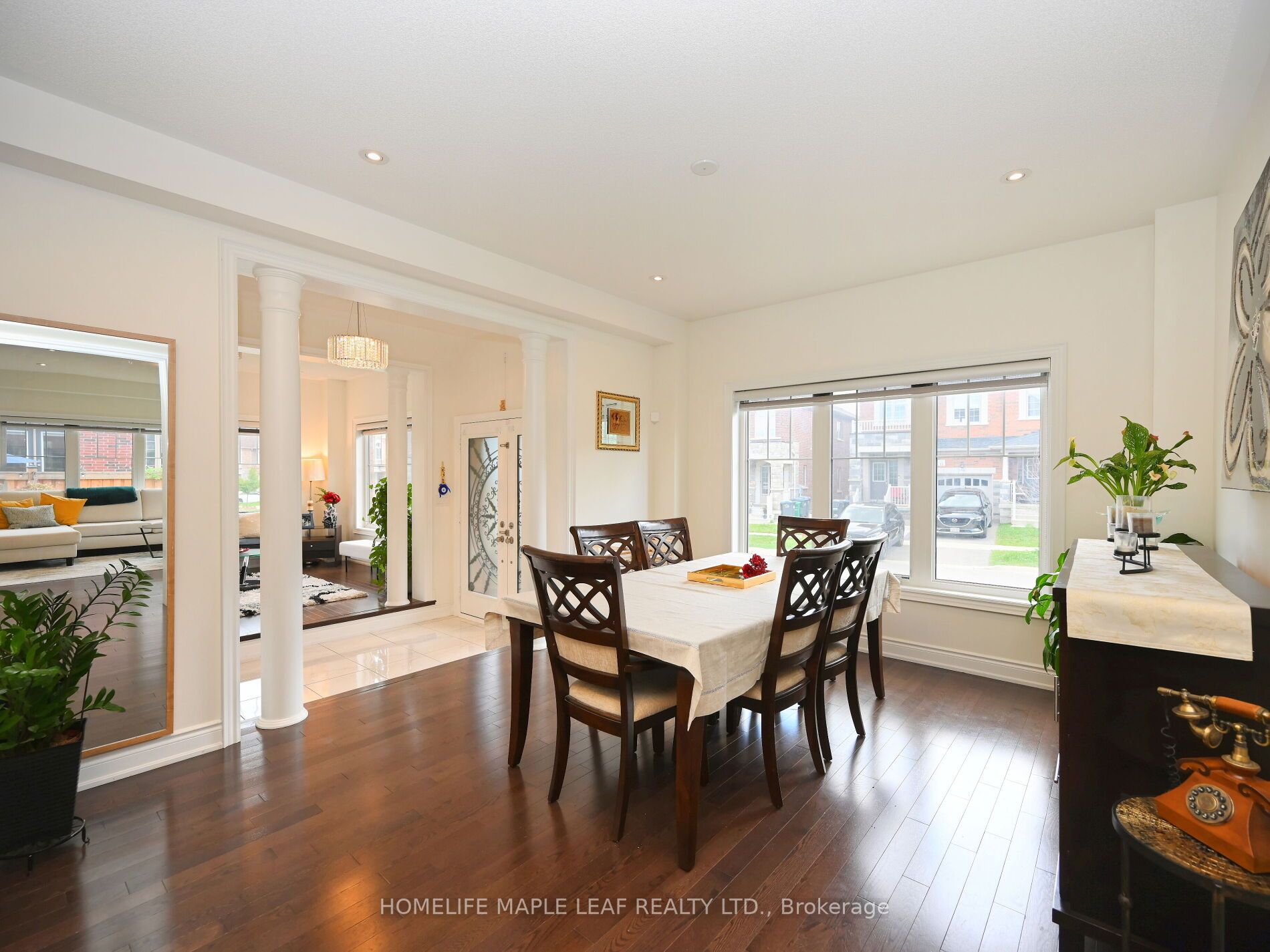 87 Agava St-Upper Level