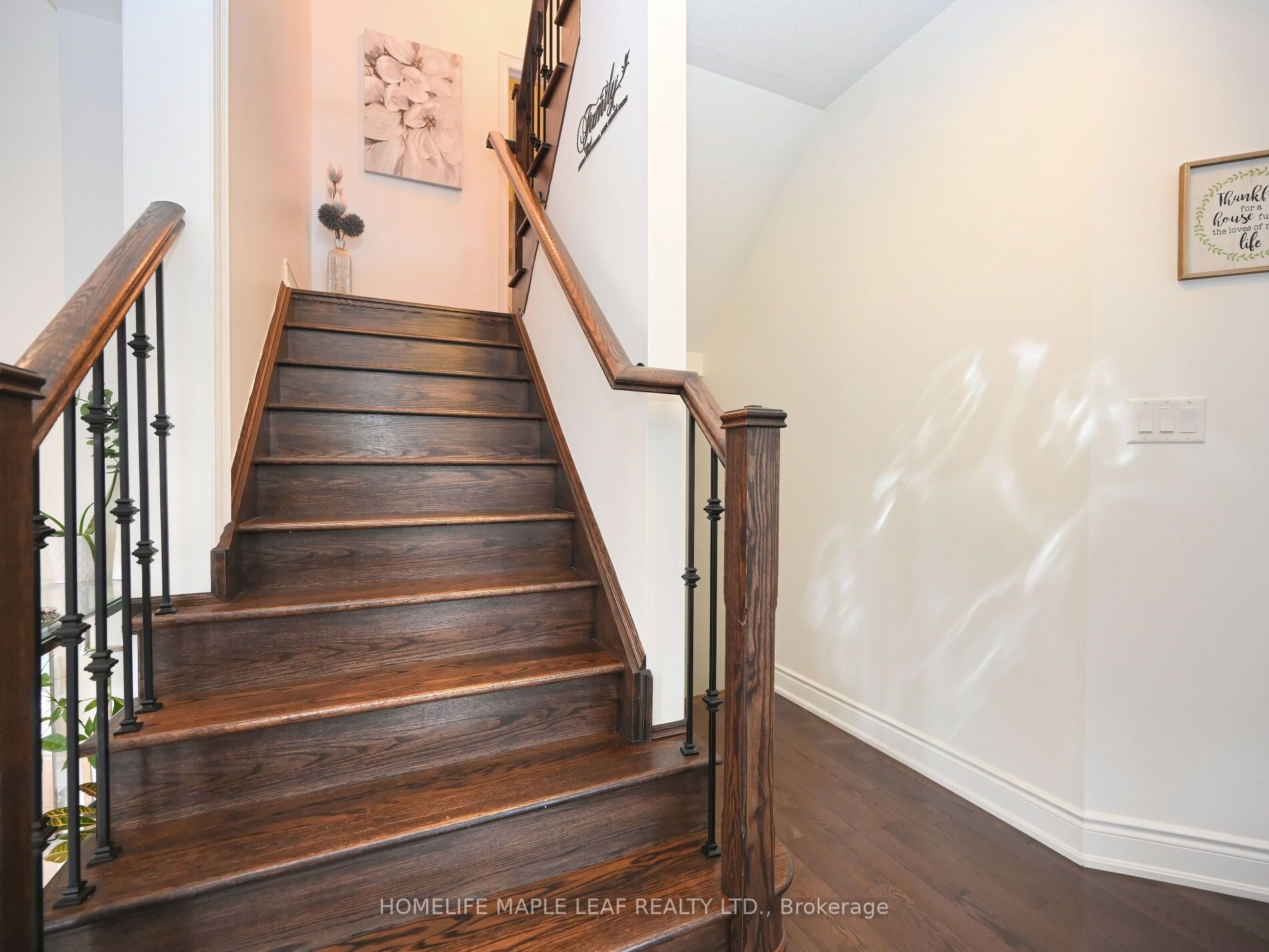 87 Agava St-Upper Level