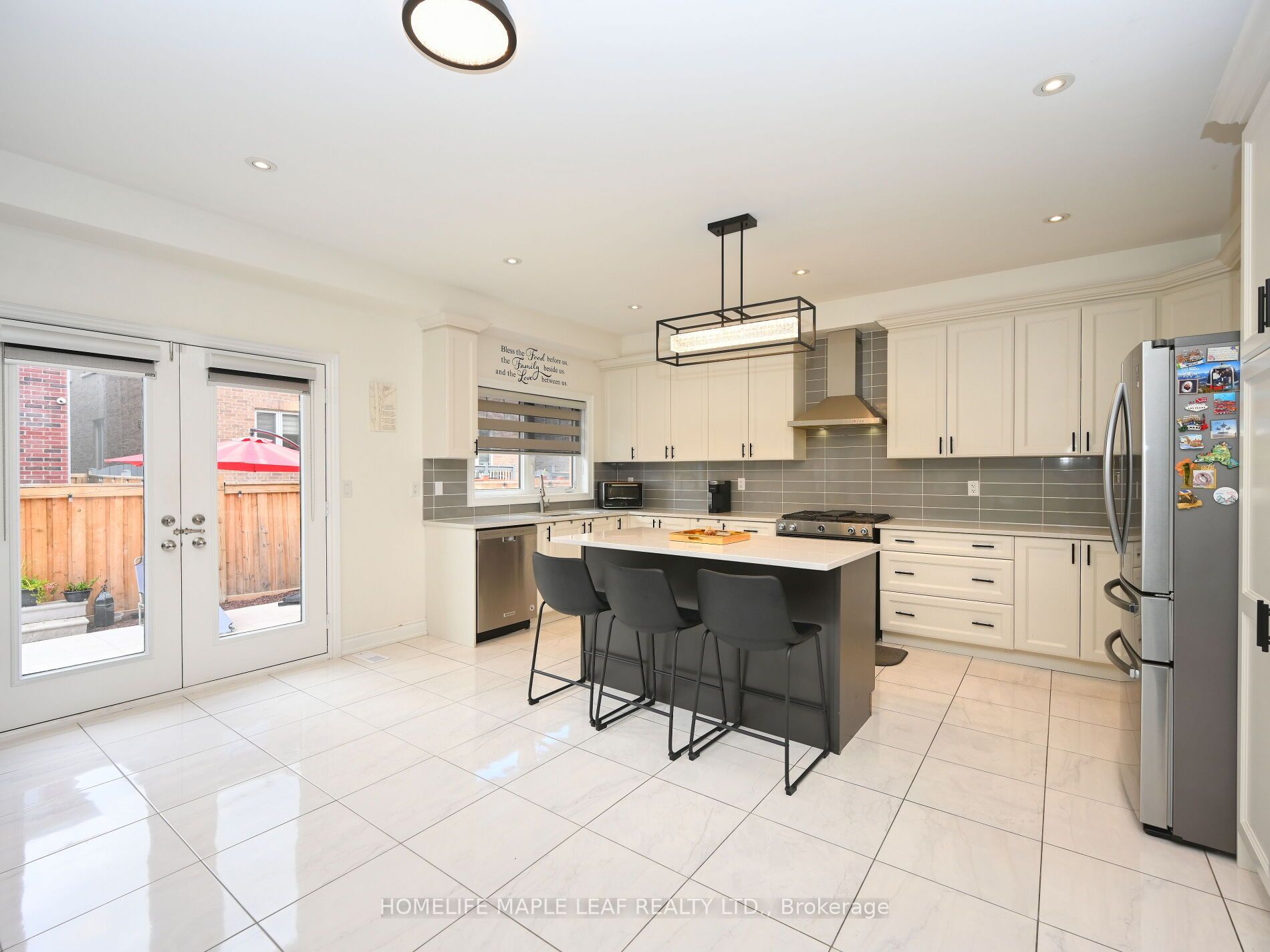 87 Agava St-Upper Level