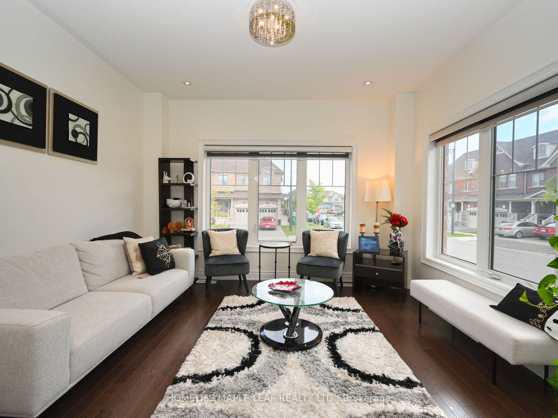 87 Agava St-Upper Level