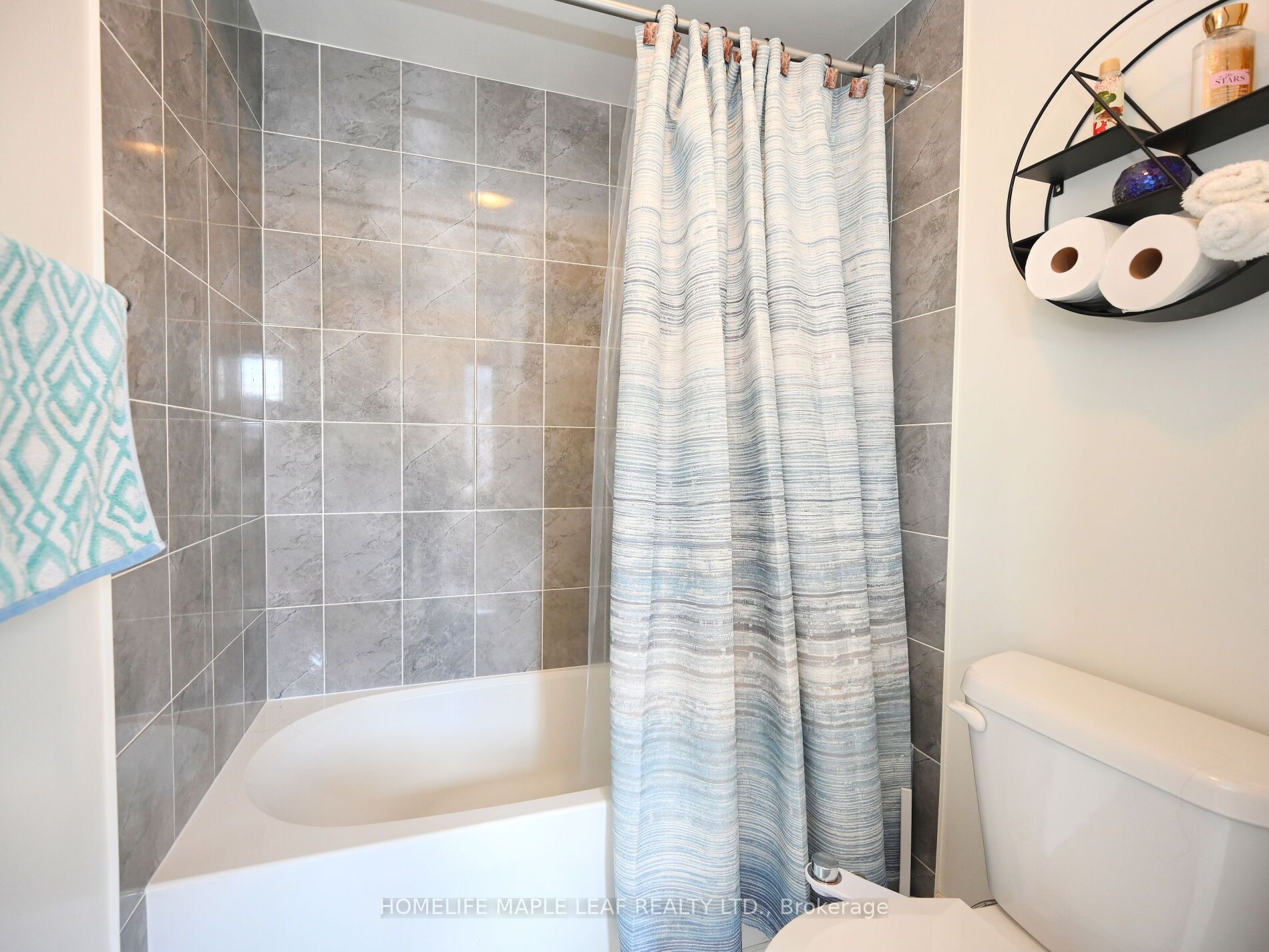 87 Agava St-Upper Level