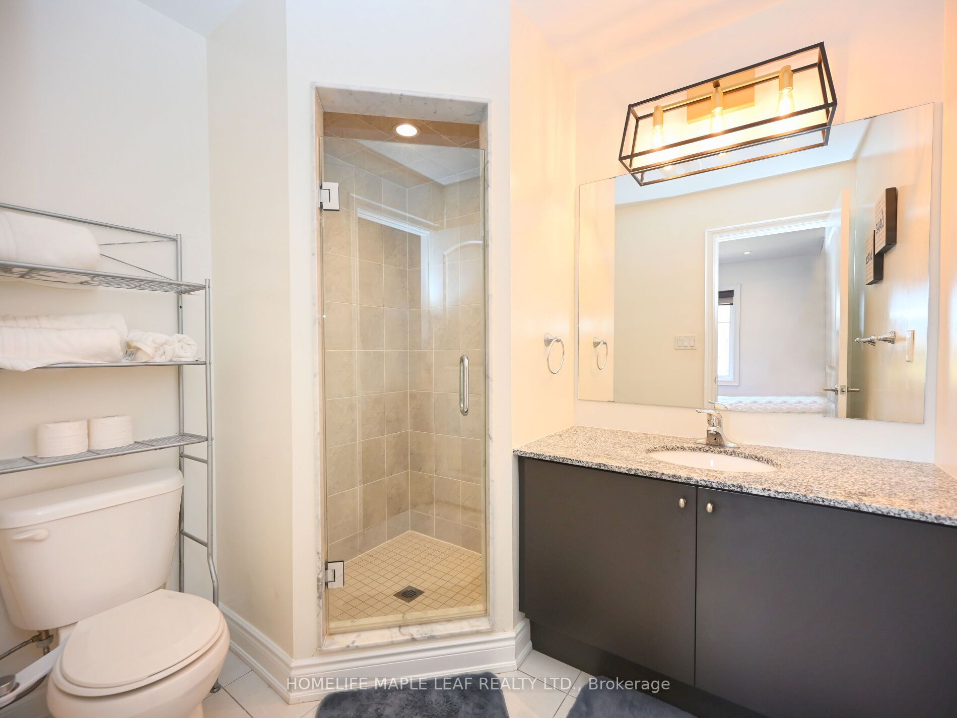 87 Agava St-Upper Level