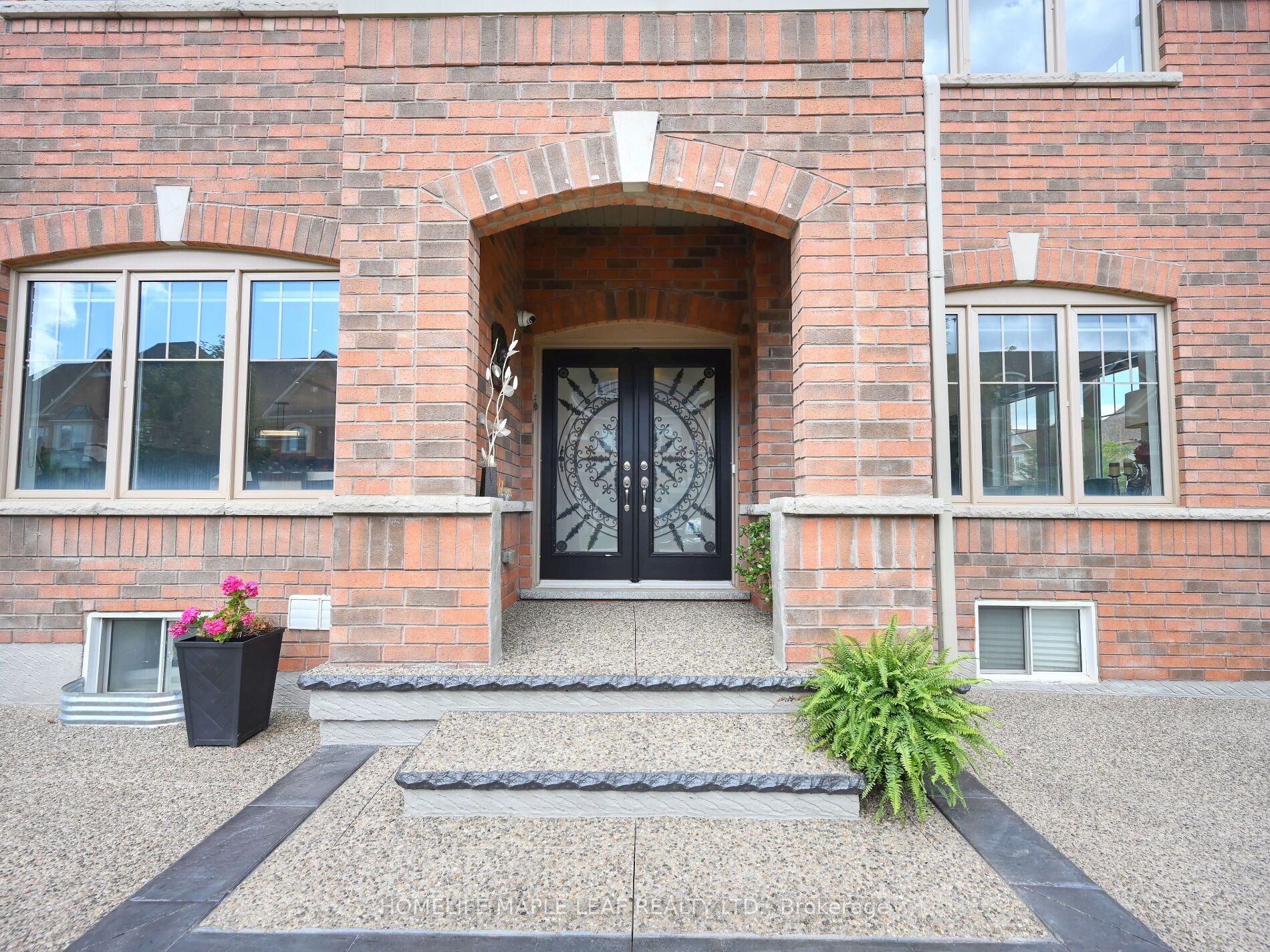 87 Agava St-Upper Level