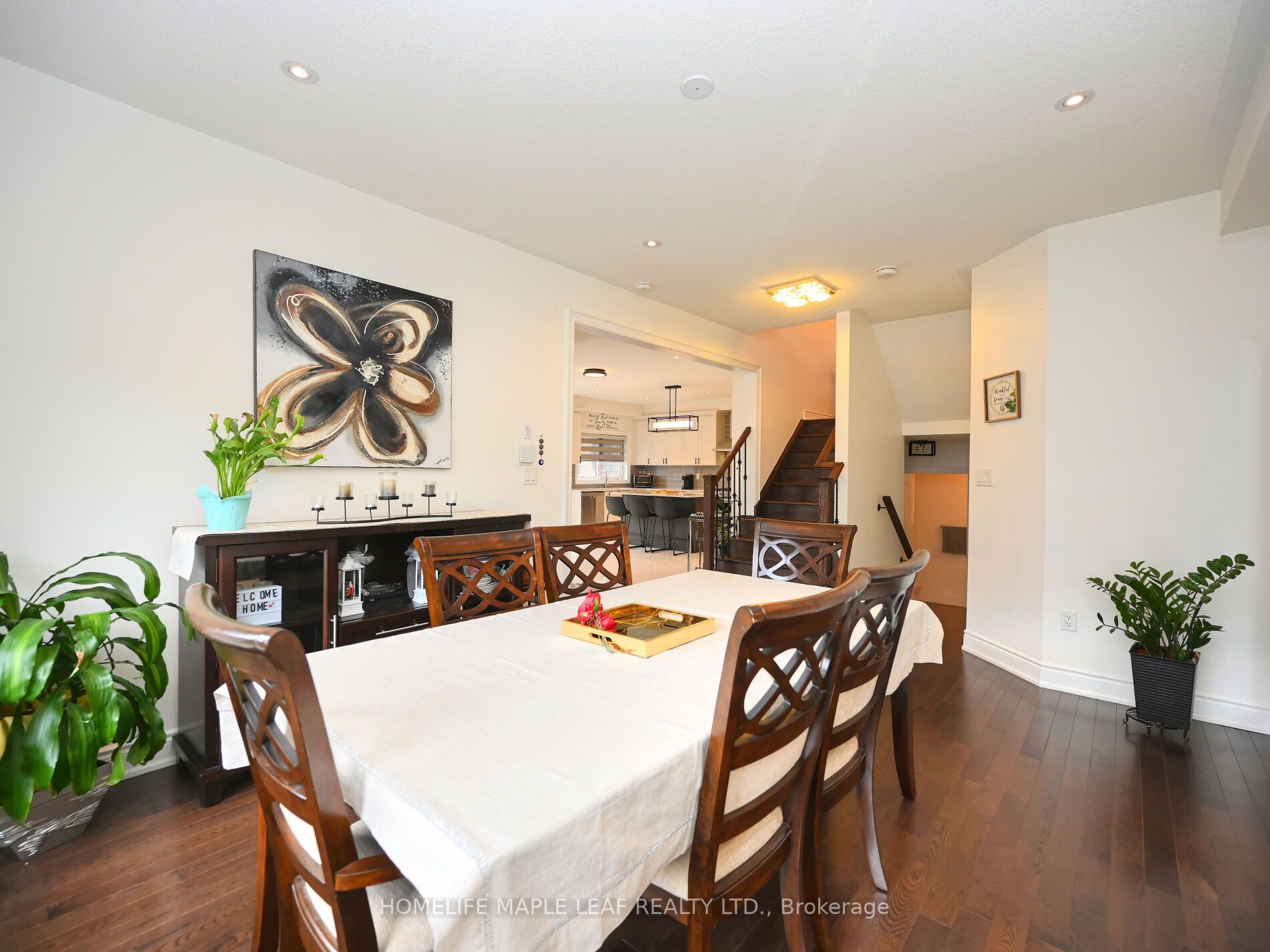 87 Agava St-Upper Level