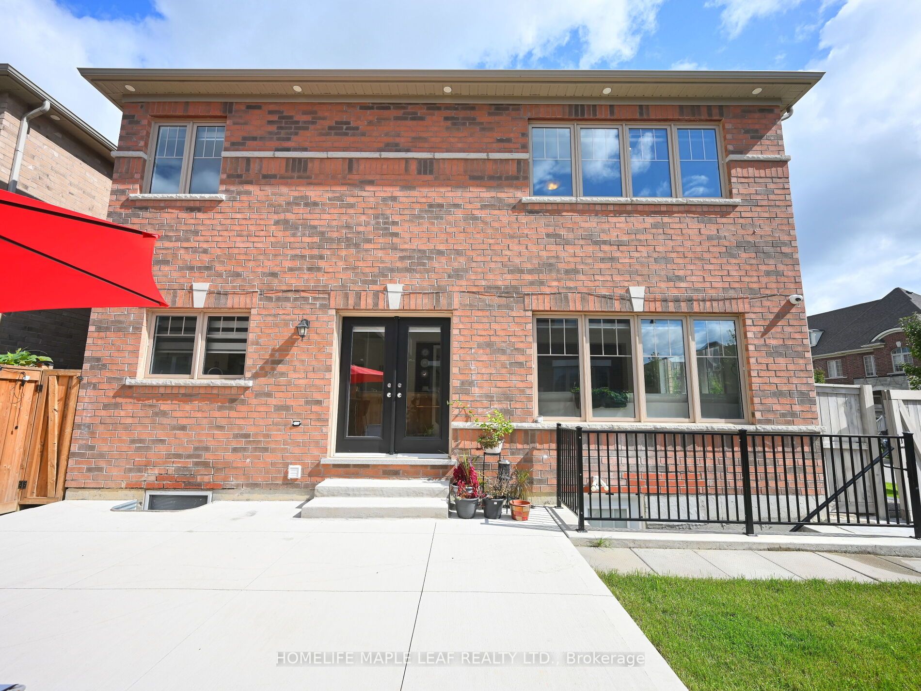 87 Agava St-Upper Level