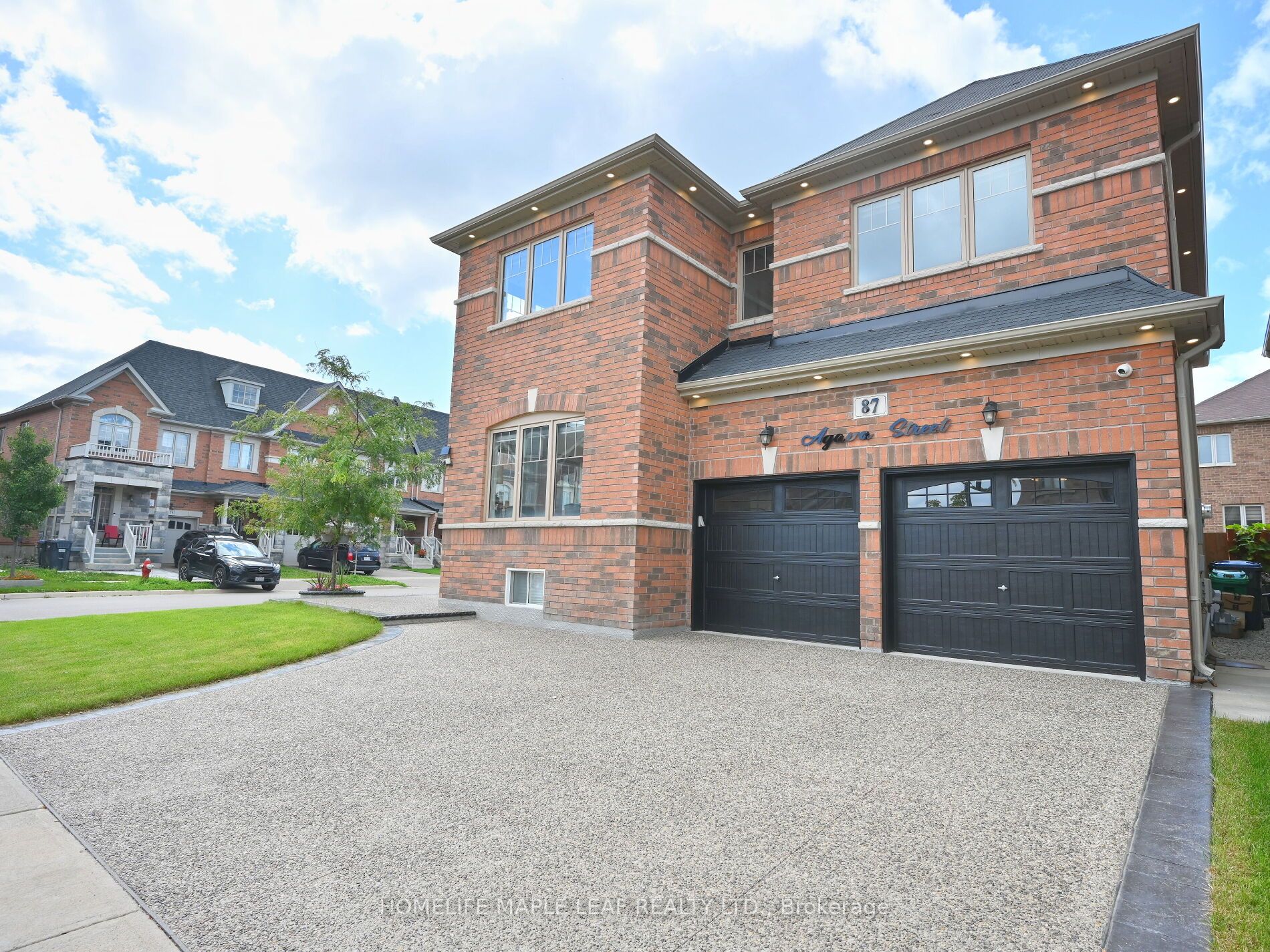 87 Agava St-Upper Level