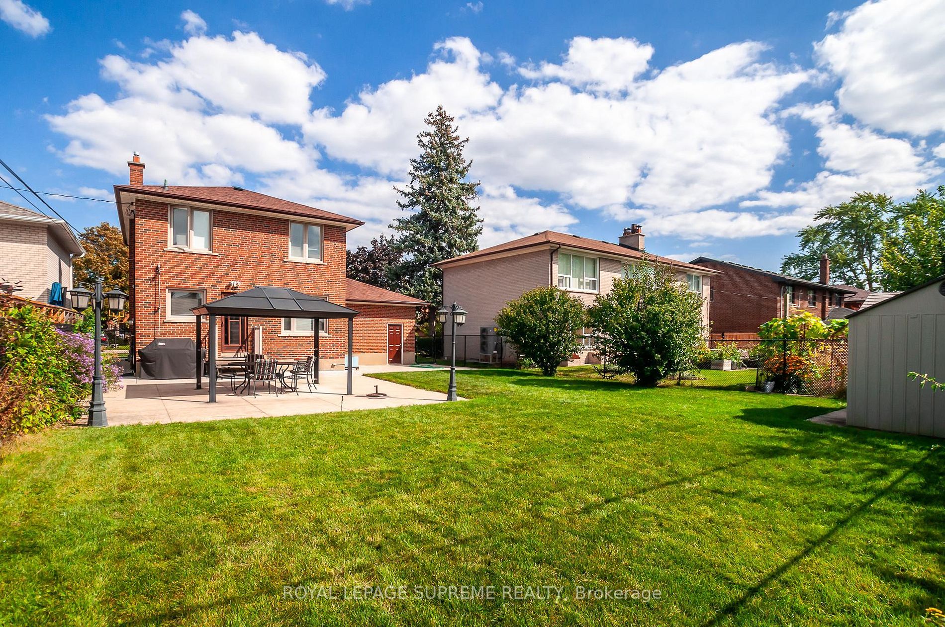 8 Norgrove Crescent