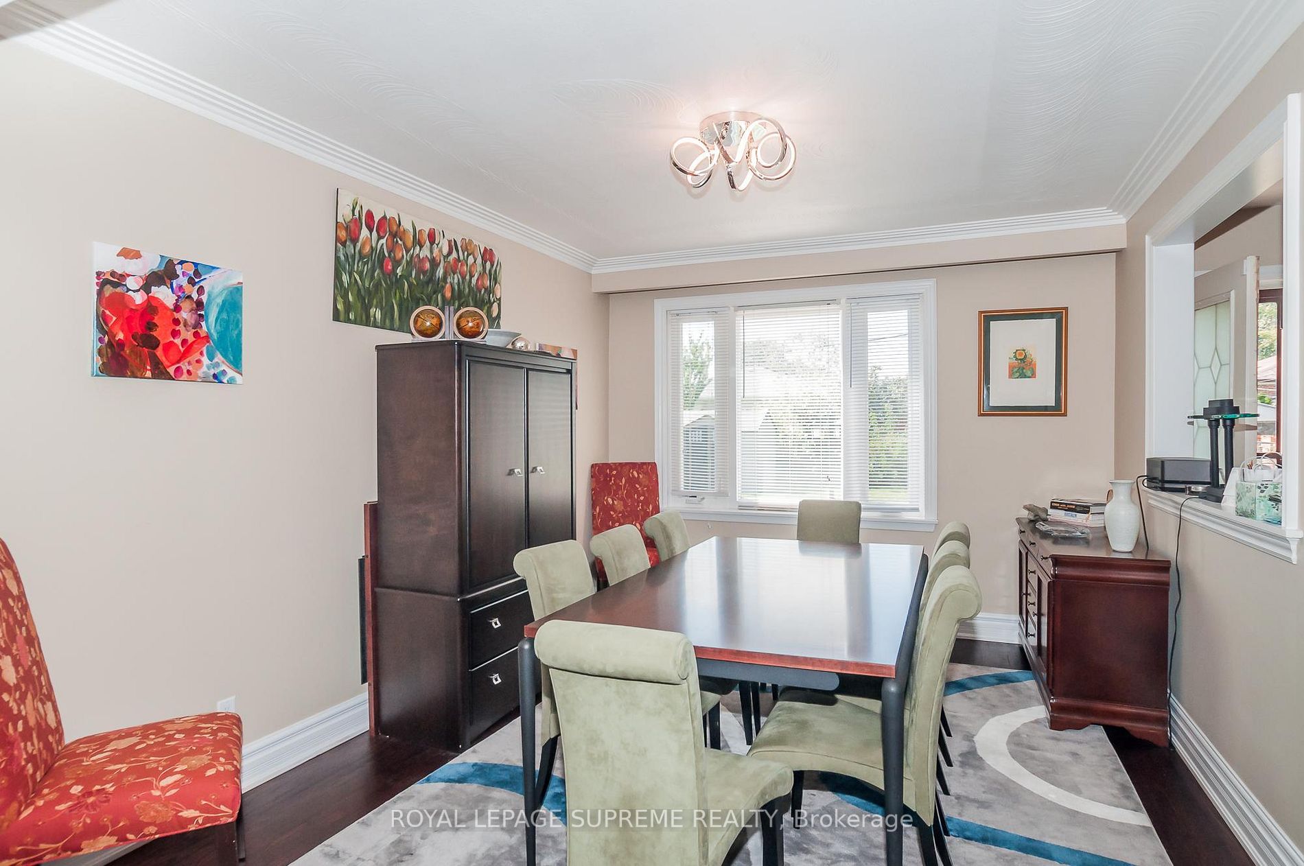 8 Norgrove Crescent