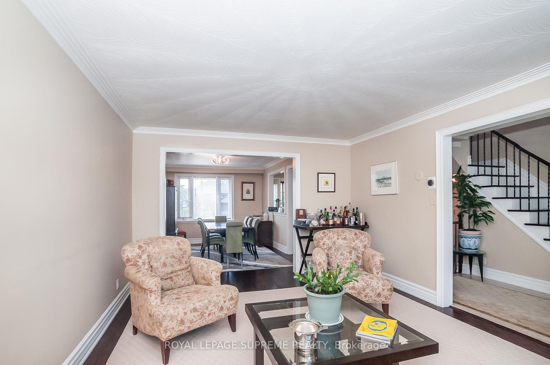 8 Norgrove Crescent