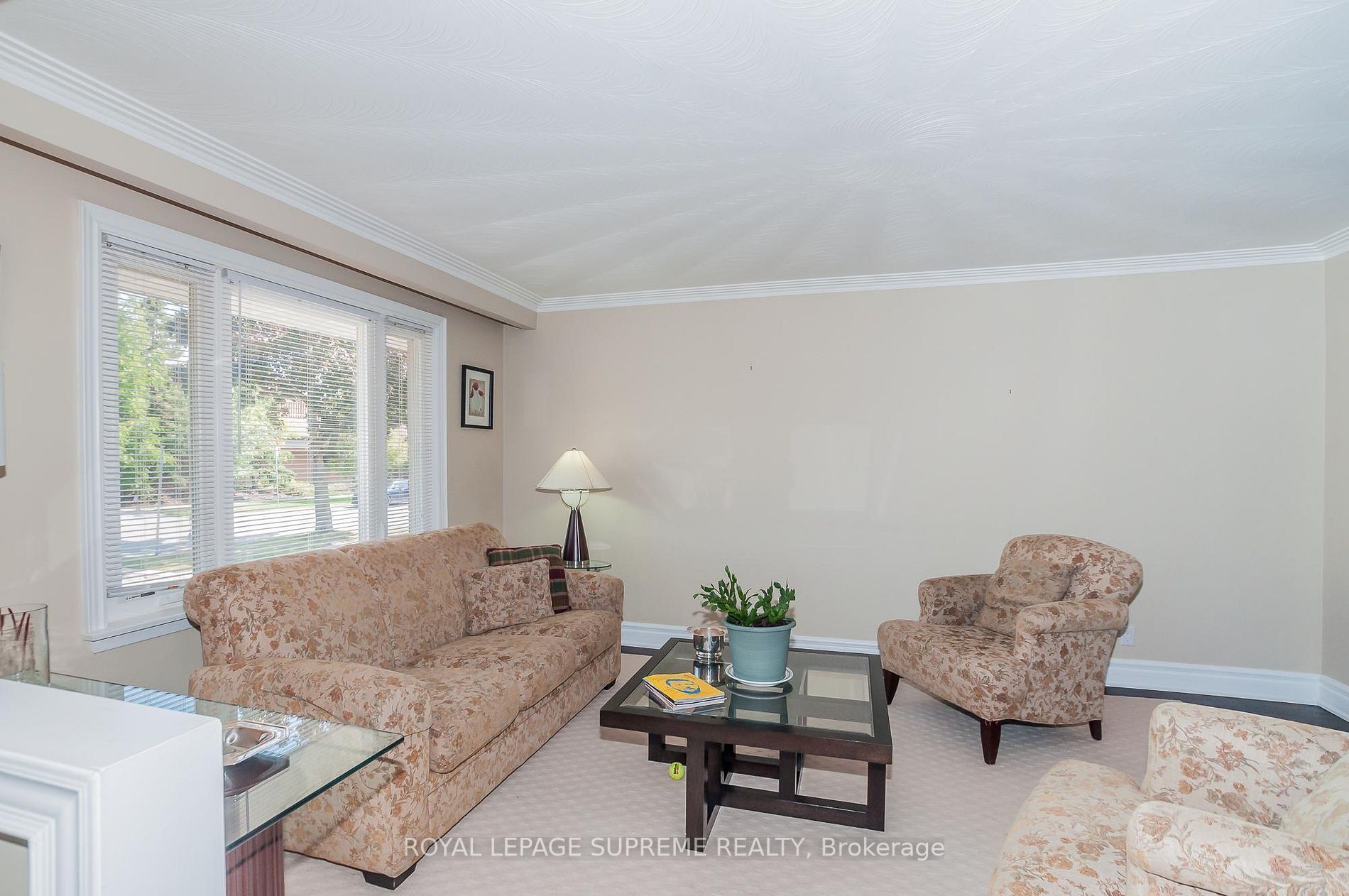 8 Norgrove Crescent