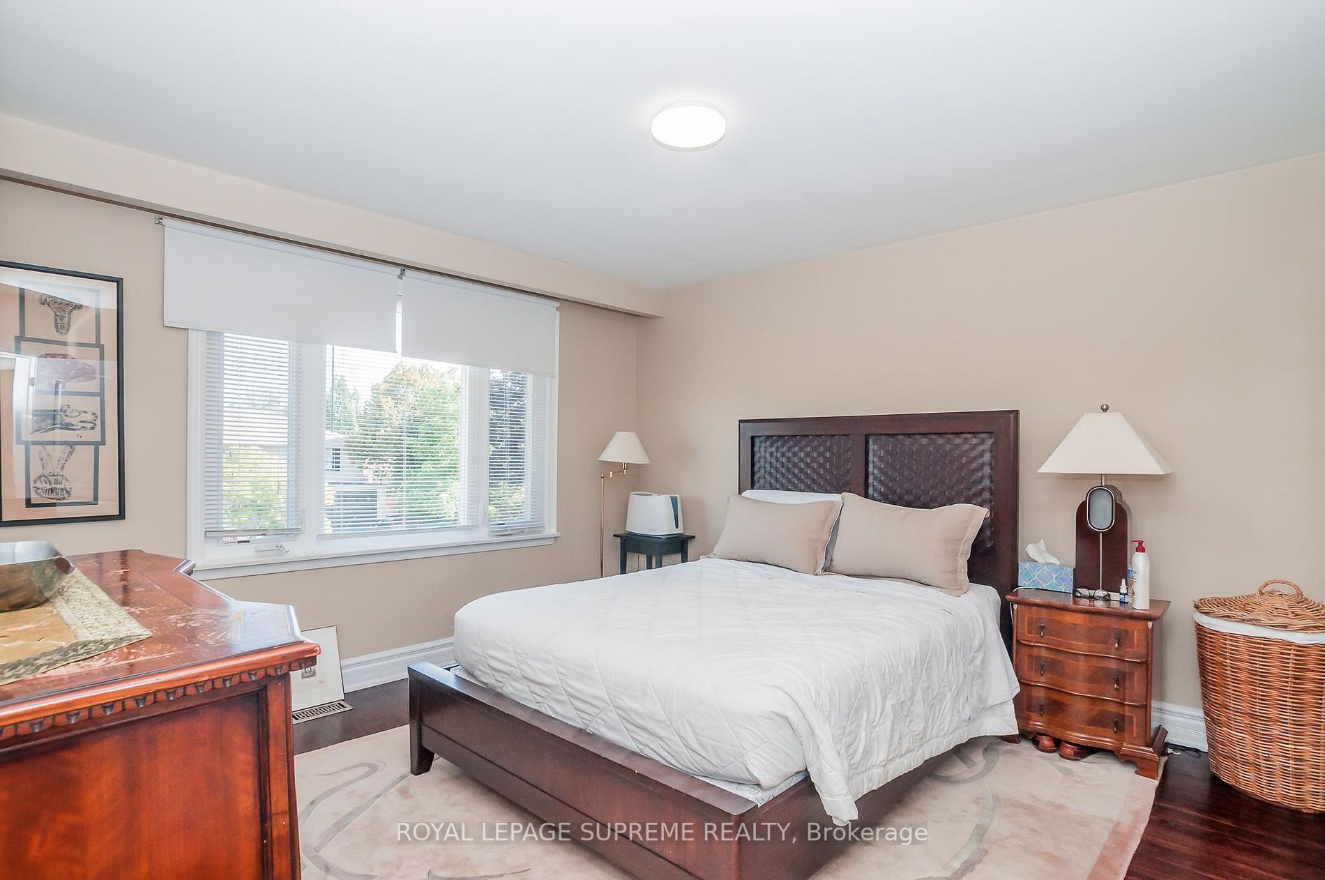 8 Norgrove Crescent