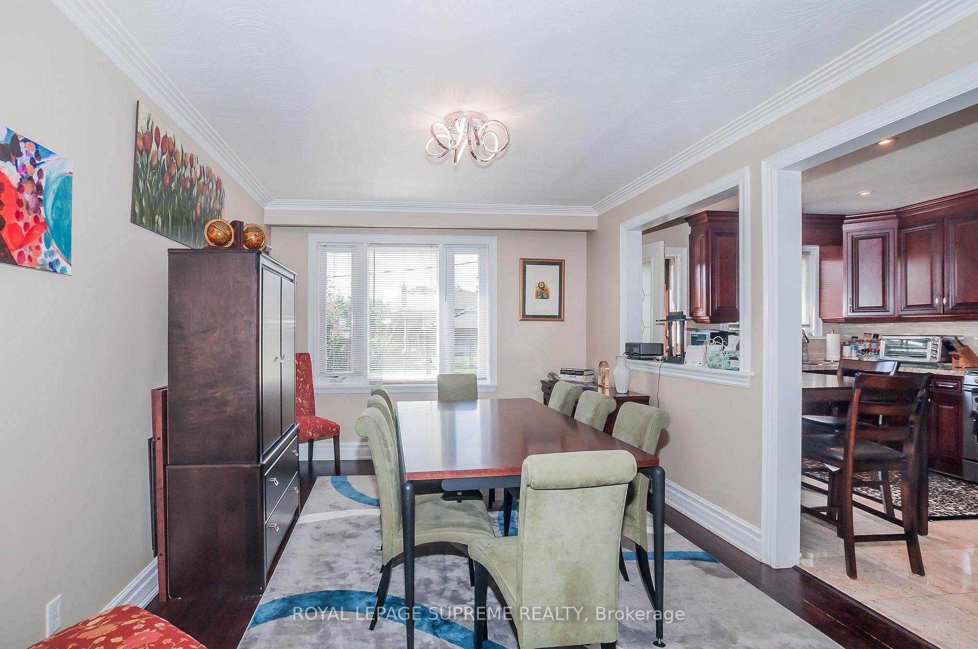 8 Norgrove Crescent