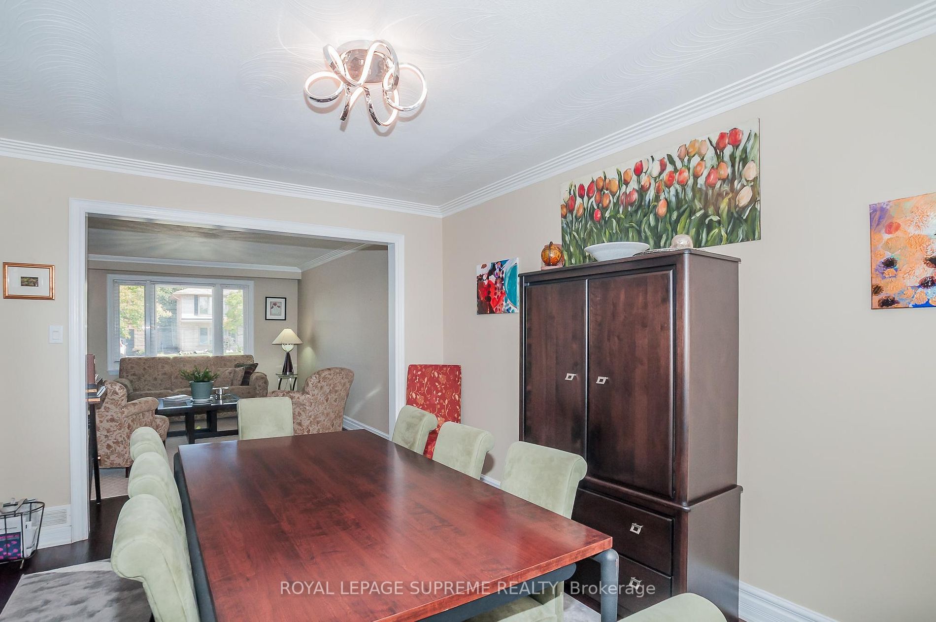8 Norgrove Crescent