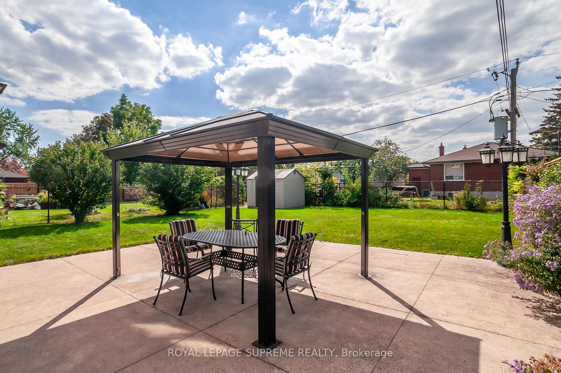 8 Norgrove Crescent