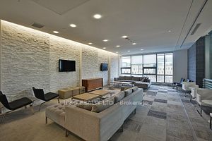 365 Prince Of Wales Drive, #906