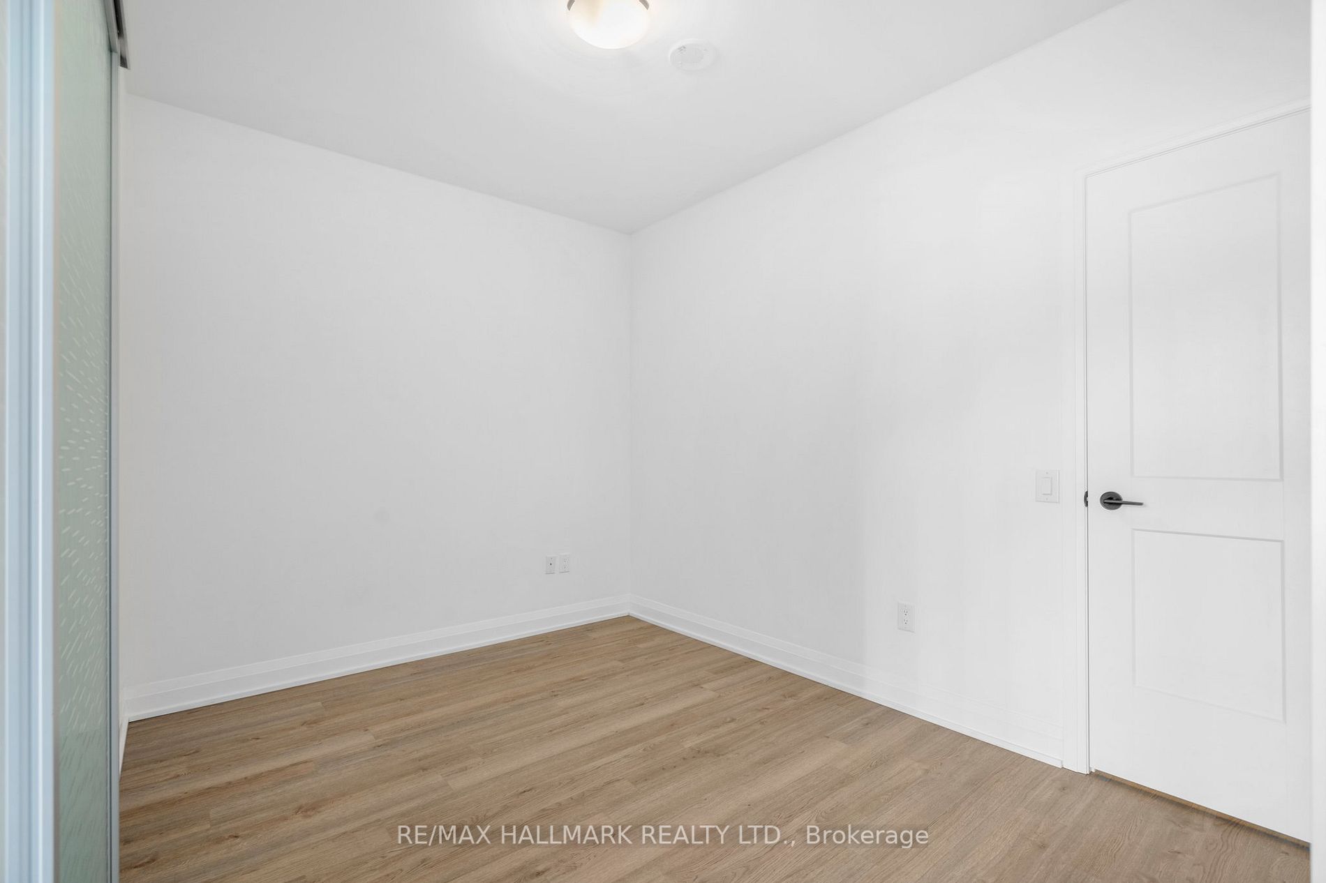 50 George Butchart Dr, #118