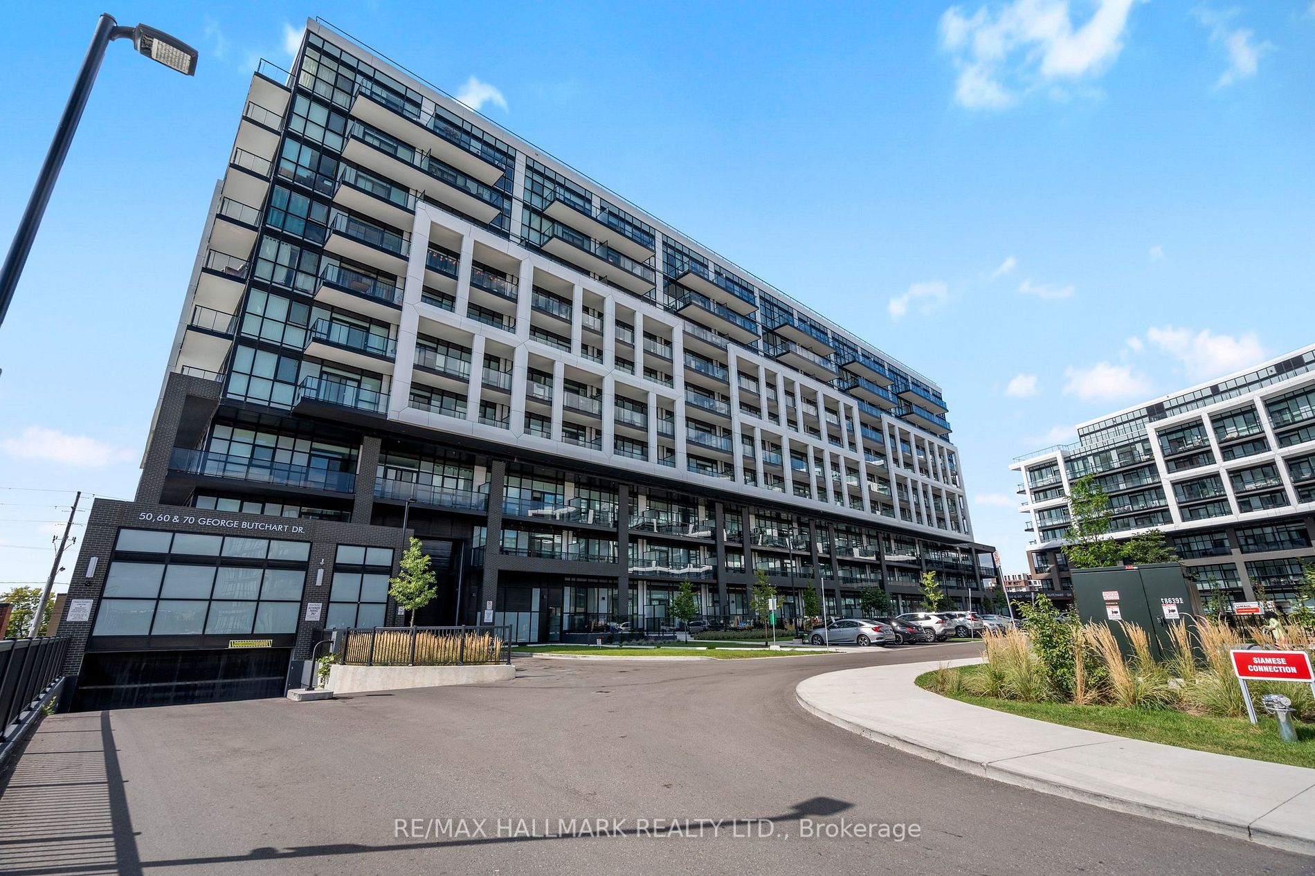 50 George Butchart Dr, #118