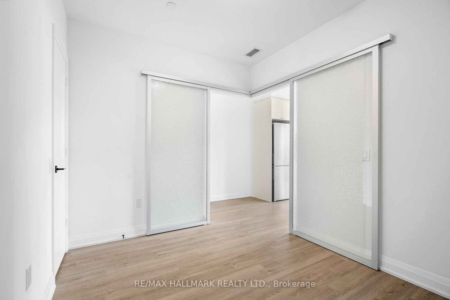 50 George Butchart Dr, #118