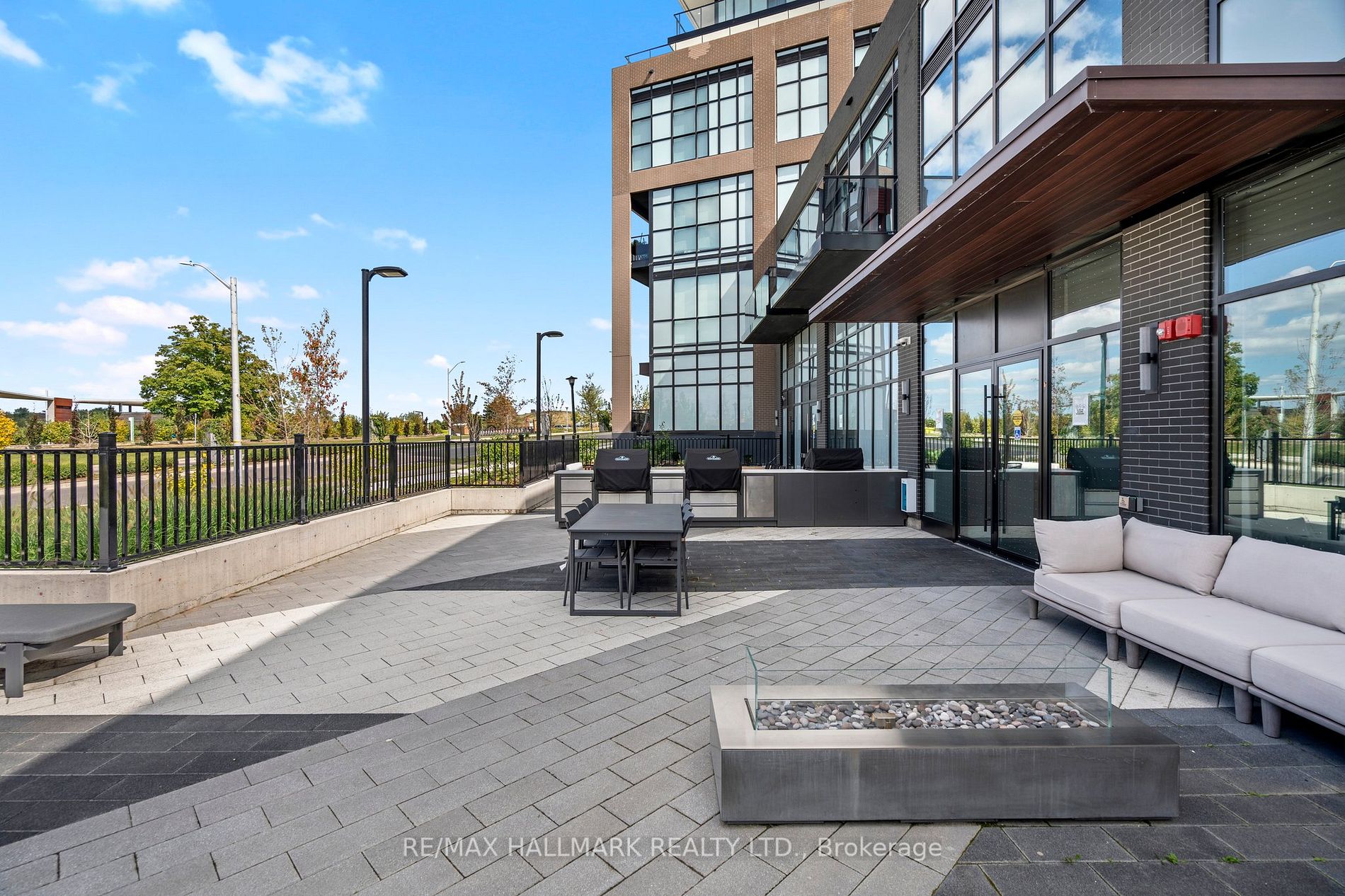50 George Butchart Dr, #118