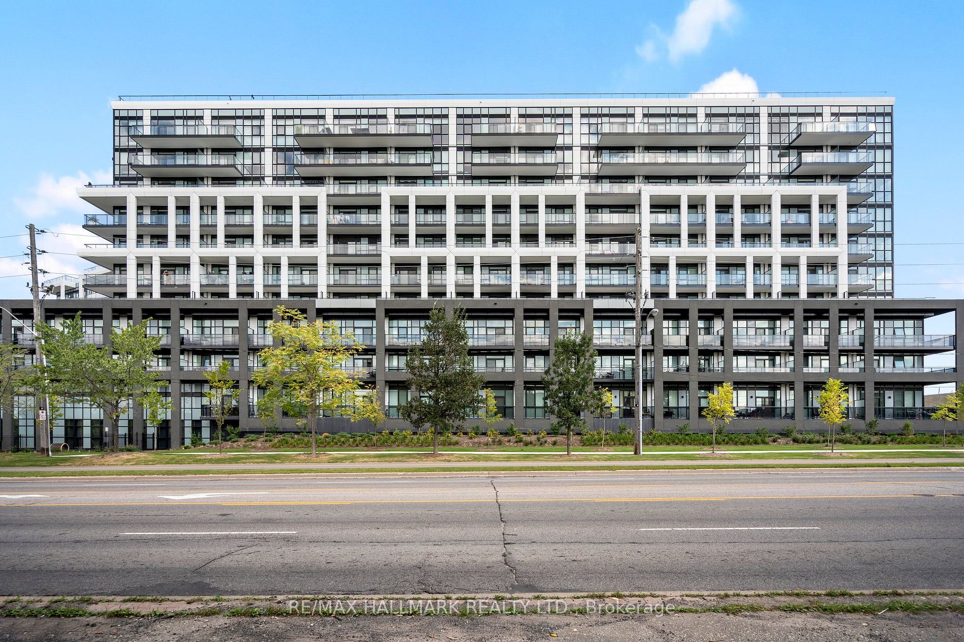 50 George Butchart Dr, #118
