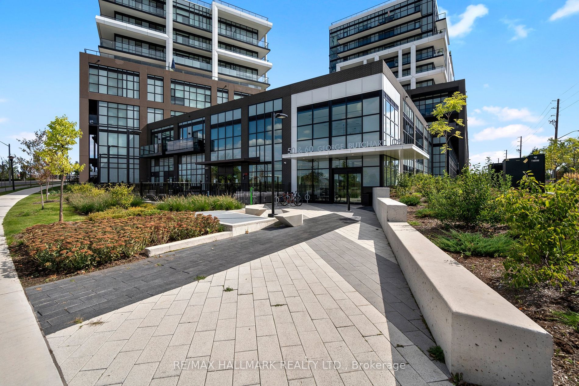 50 George Butchart Dr, #118