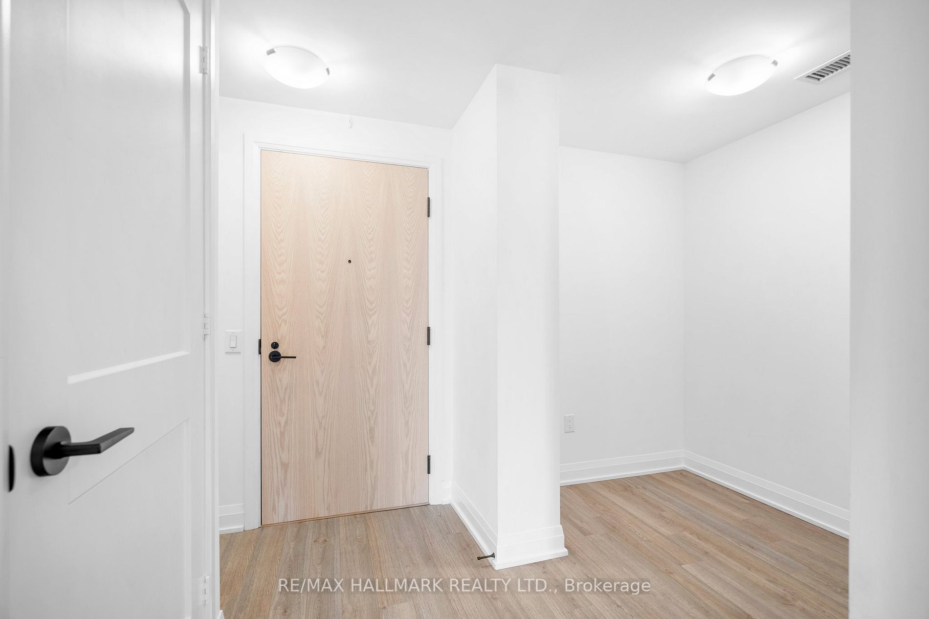 50 George Butchart Dr, #118