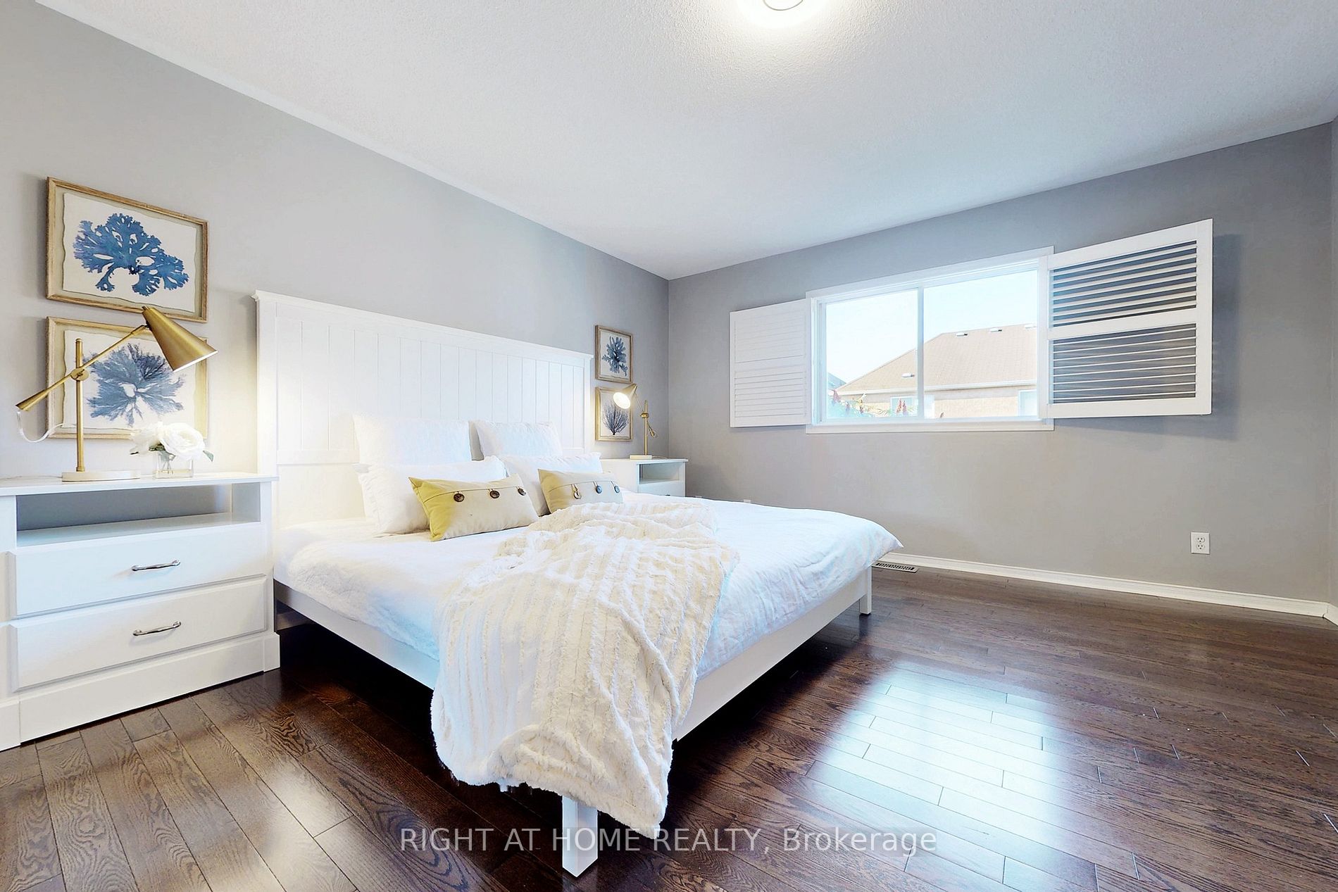 2208 Crestmont Dr