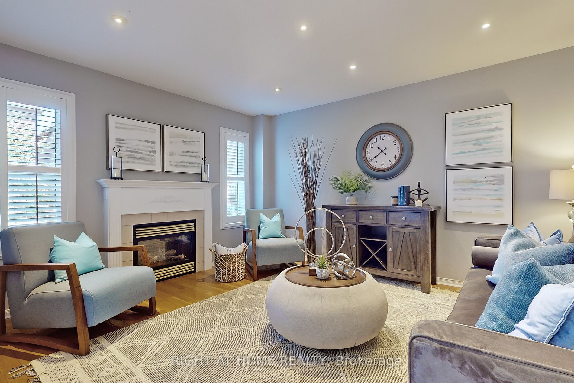 2208 Crestmont Dr