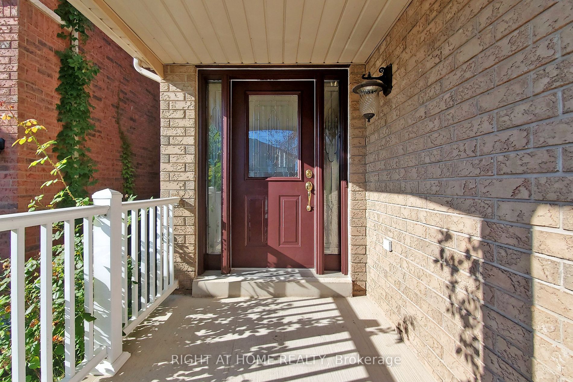 2208 Crestmont Dr