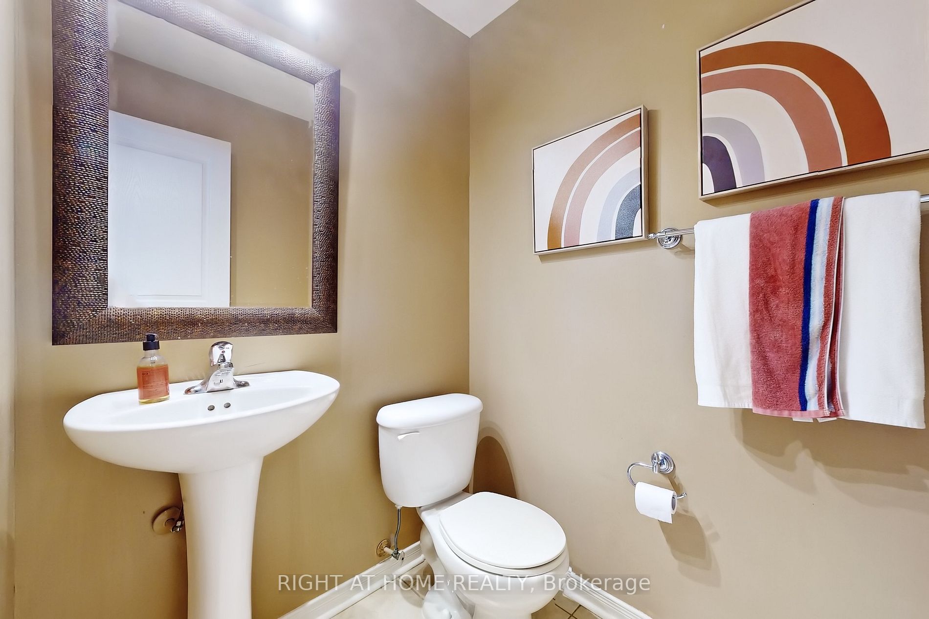2208 Crestmont Dr