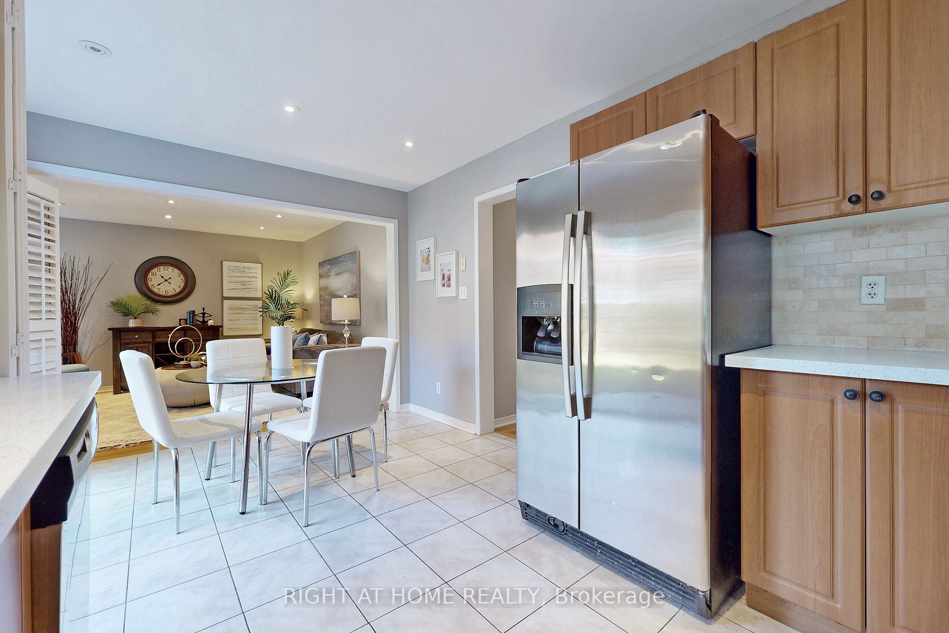 2208 Crestmont Dr