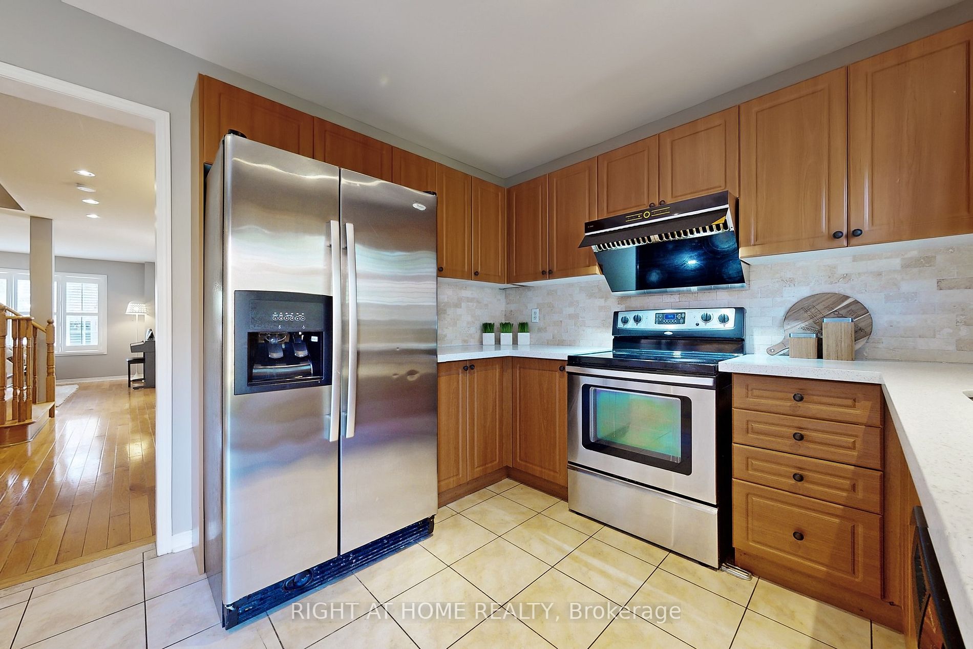 2208 Crestmont Dr