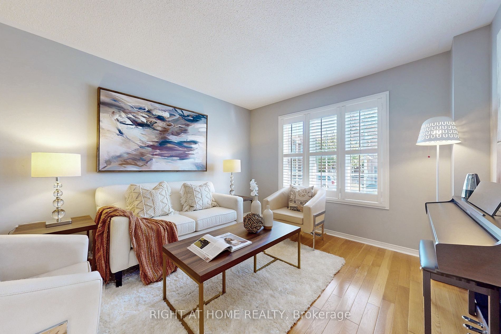 2208 Crestmont Dr
