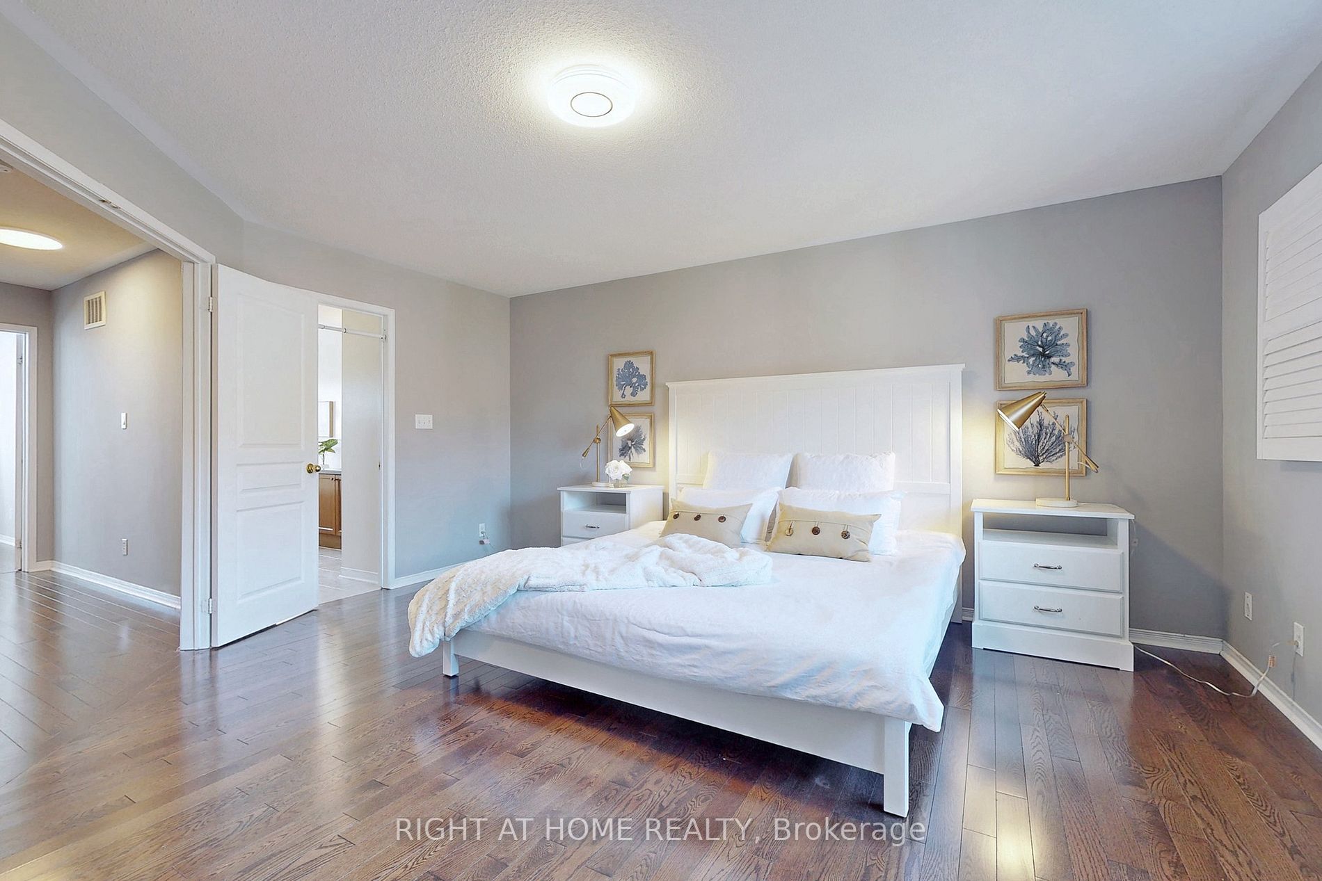 2208 Crestmont Dr