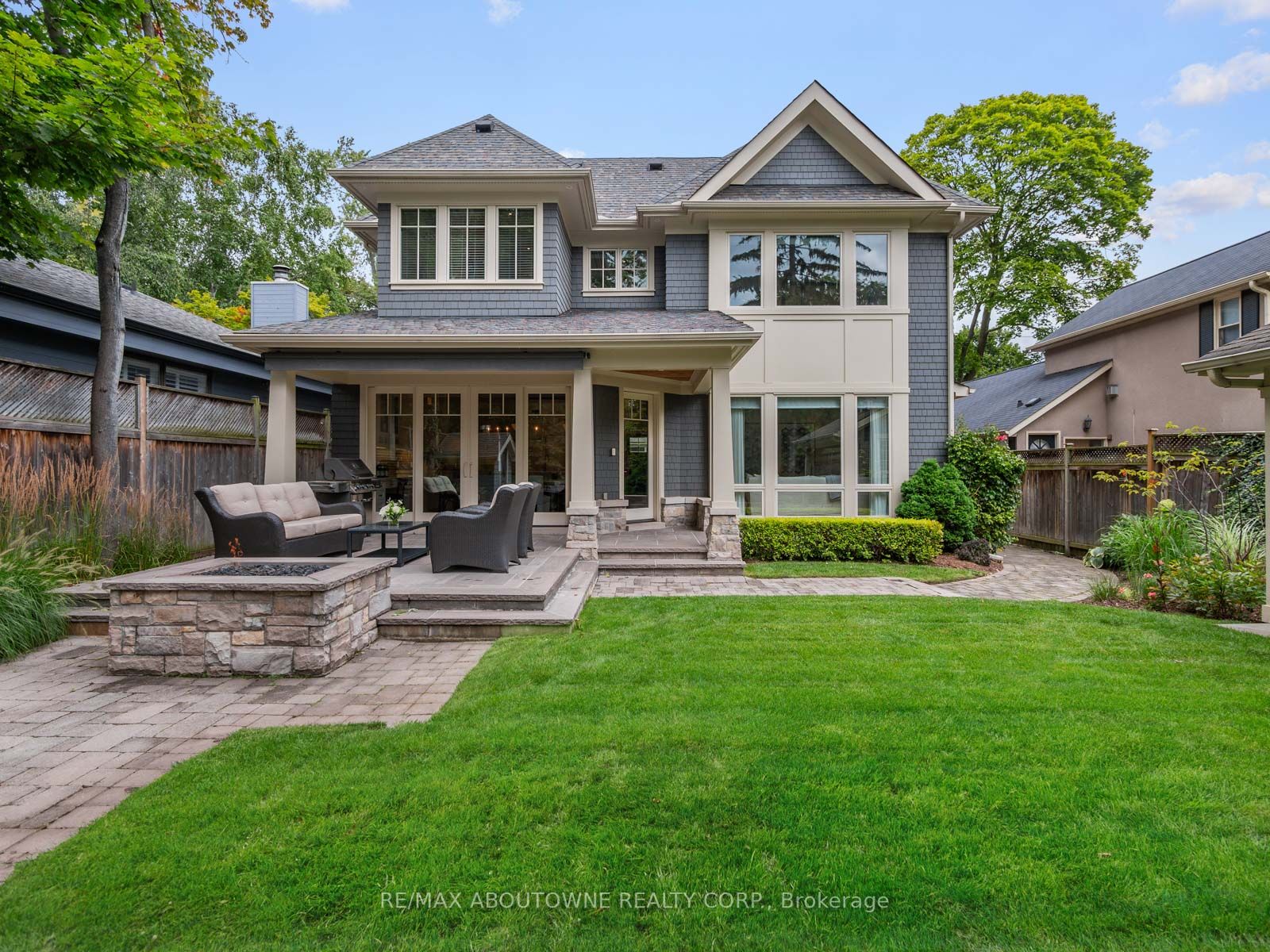 32 Howard Ave