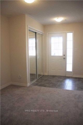 1541 Gainer Cres