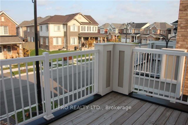1541 Gainer Cres