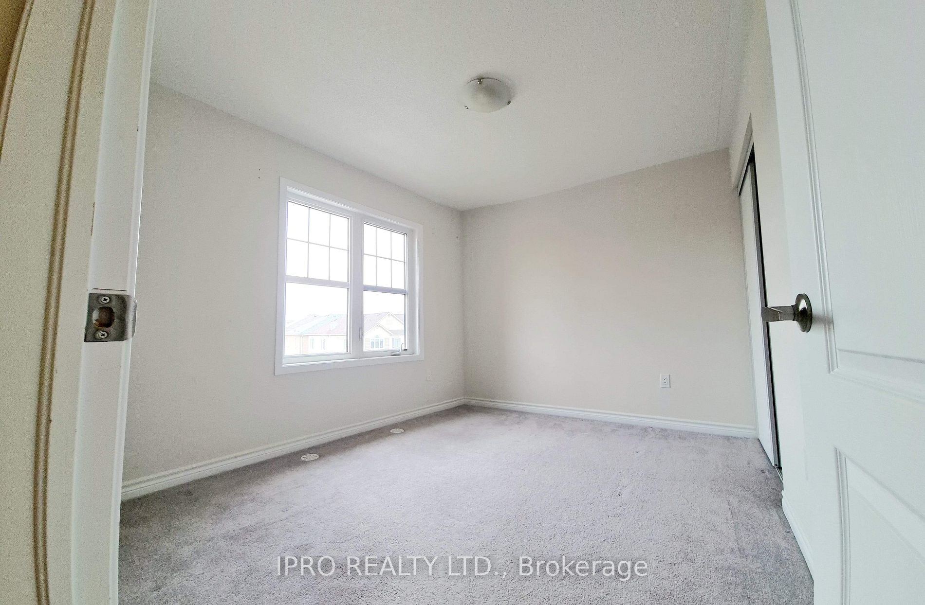 1541 Gainer Cres