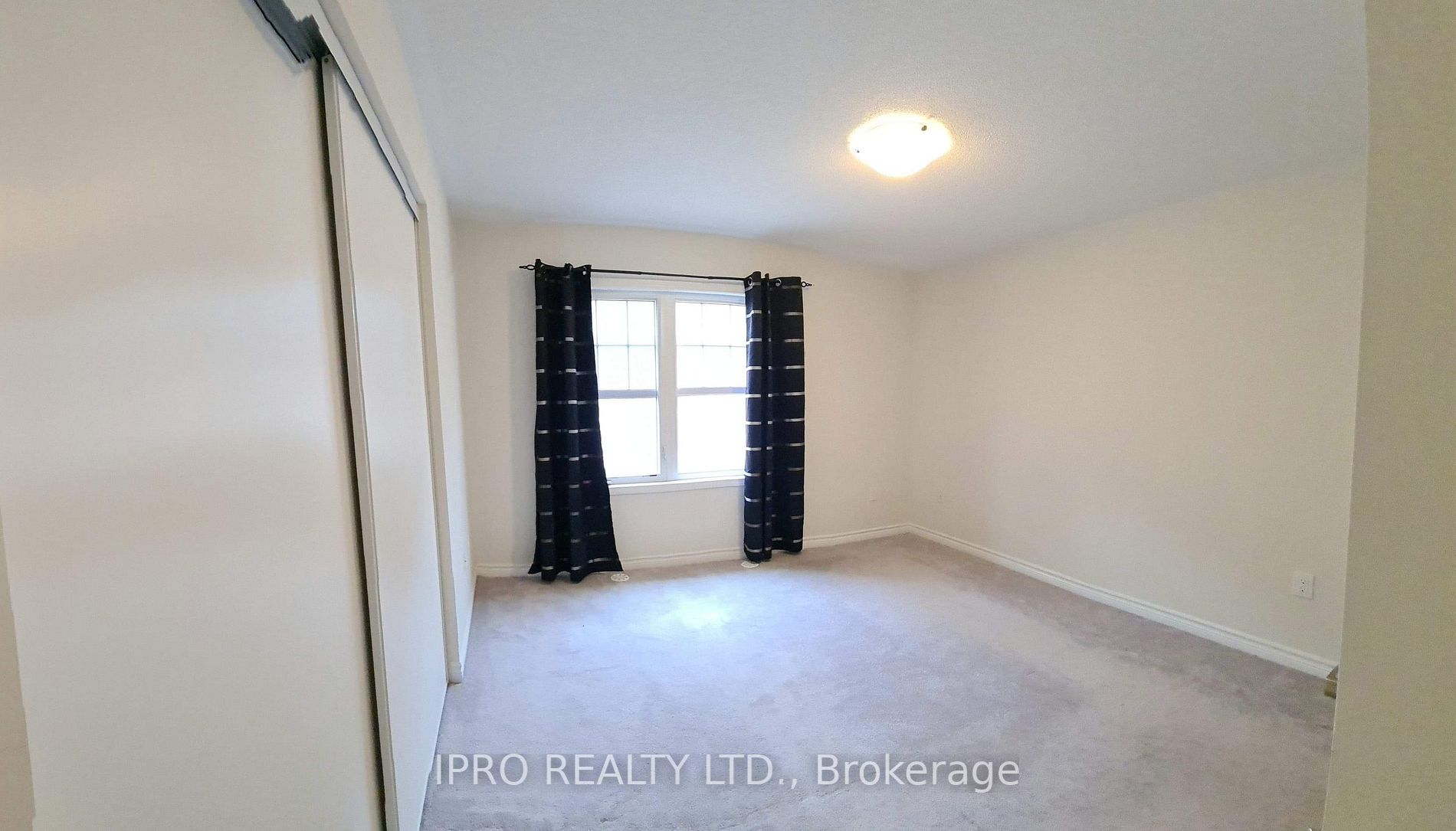 1541 Gainer Cres
