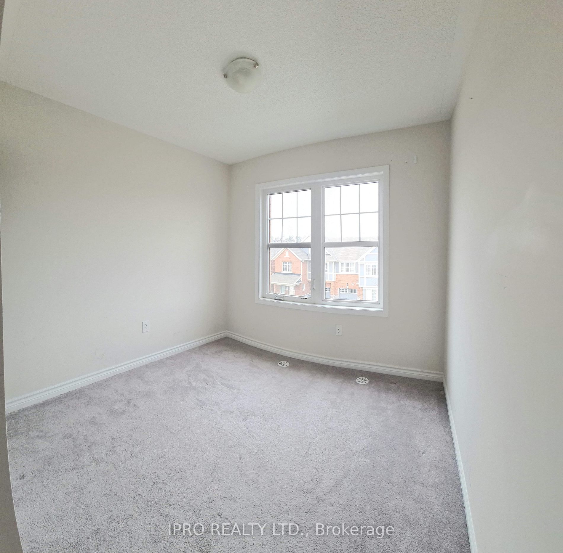 1541 Gainer Cres