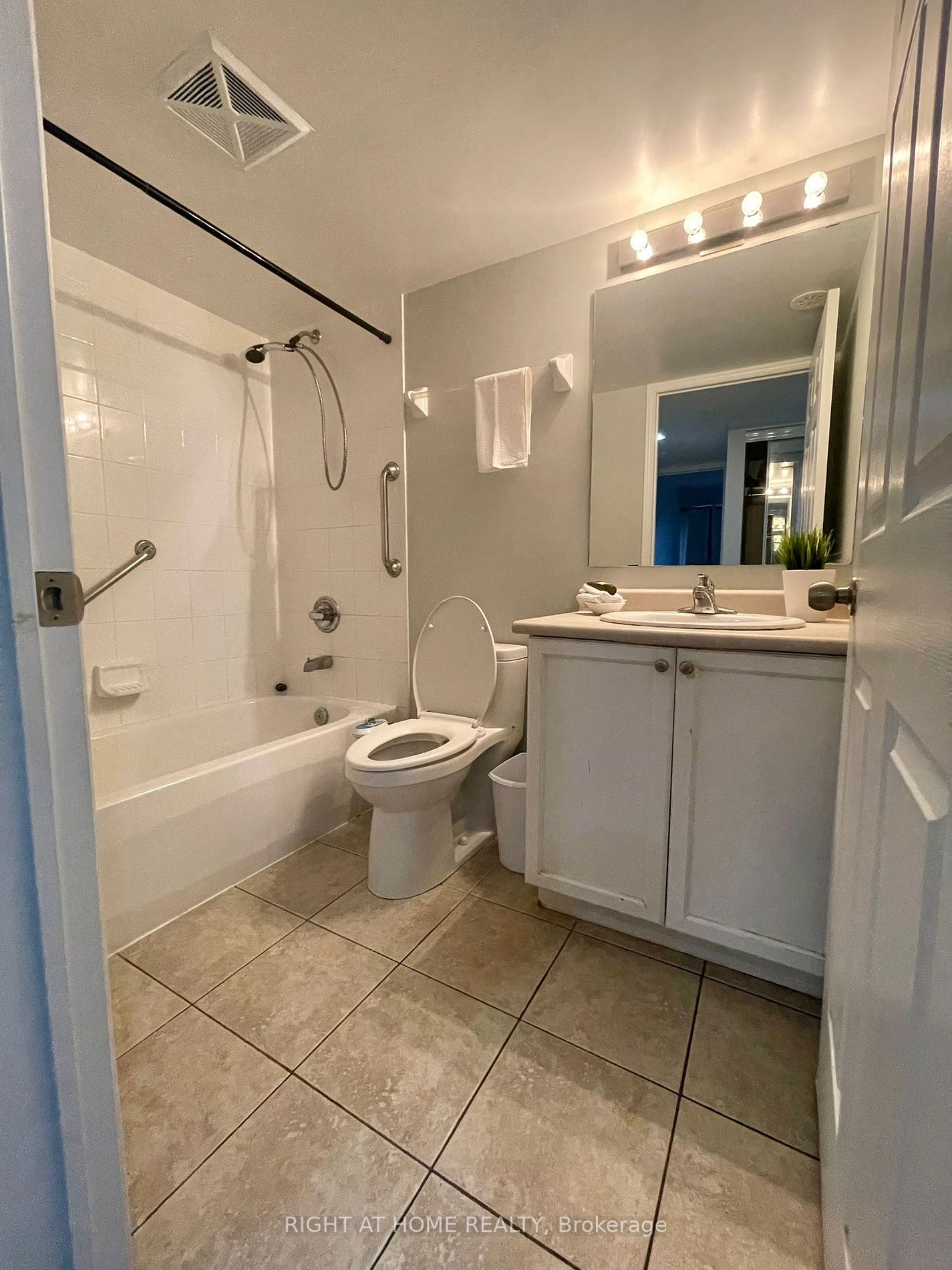 5100 Winston Churchill Boulevard, #208