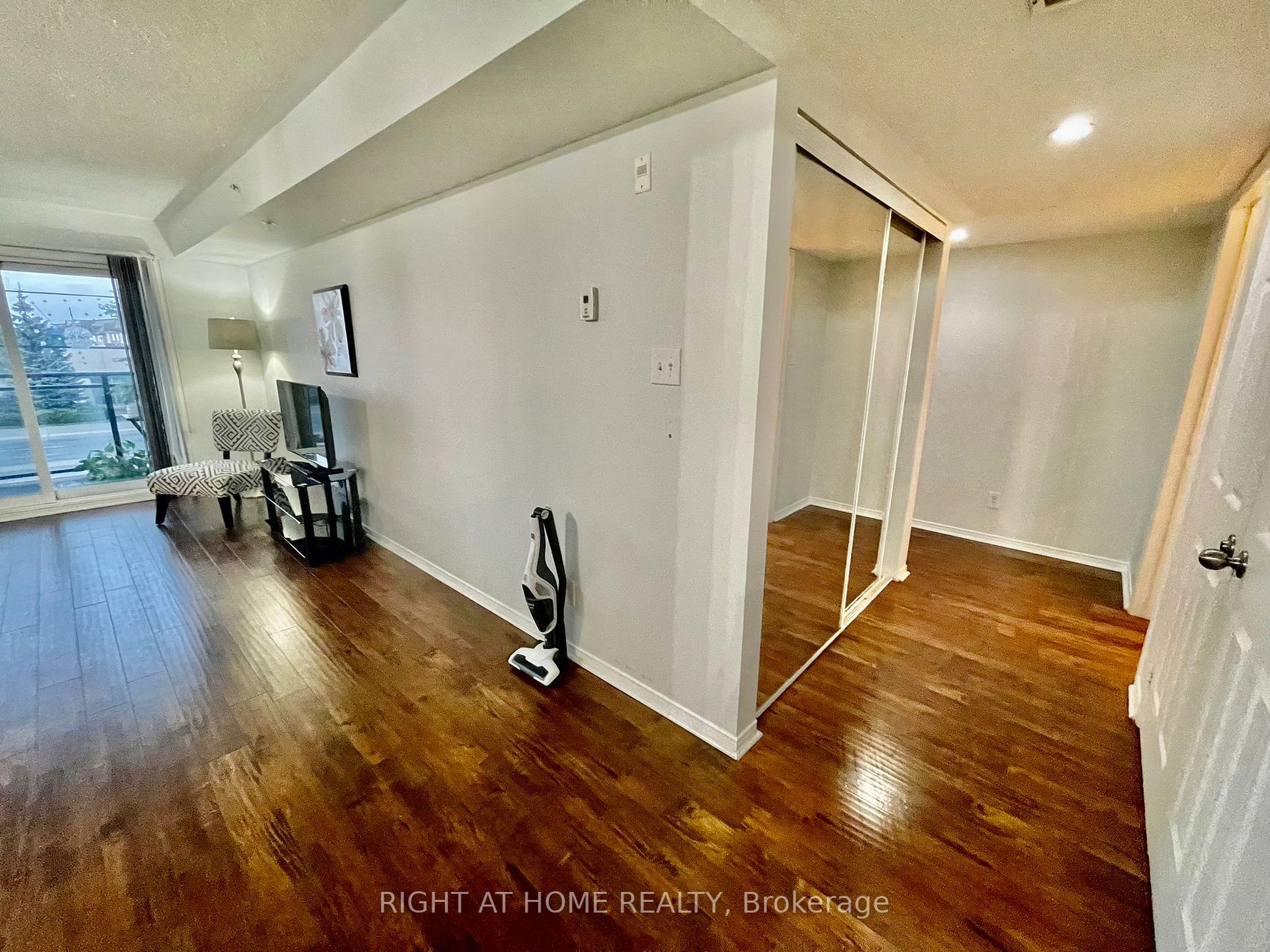 5100 Winston Churchill Boulevard, #208