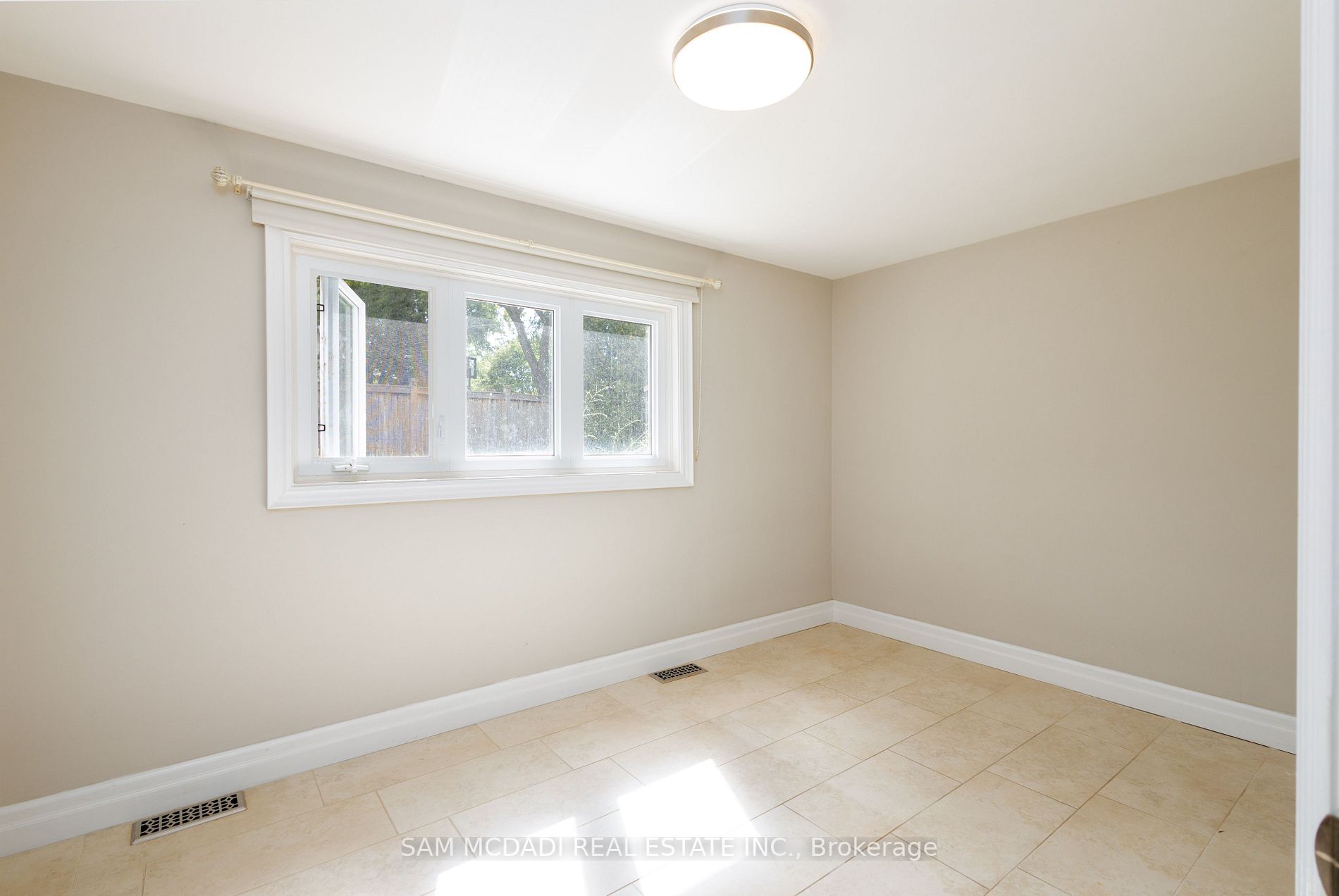 Listing W7009006 - Large Photo # 28