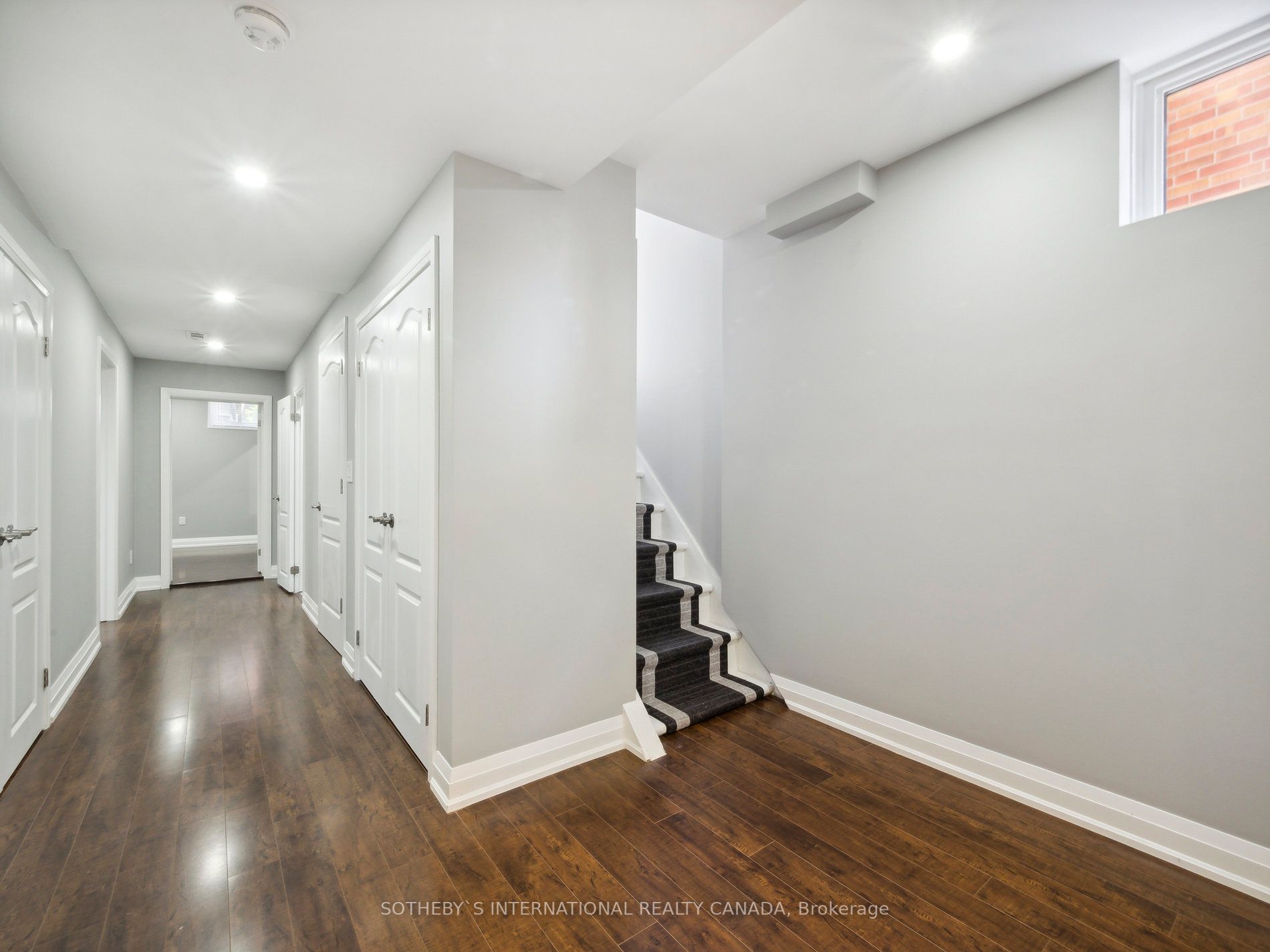 14 Laurelwood Cres, #Lower