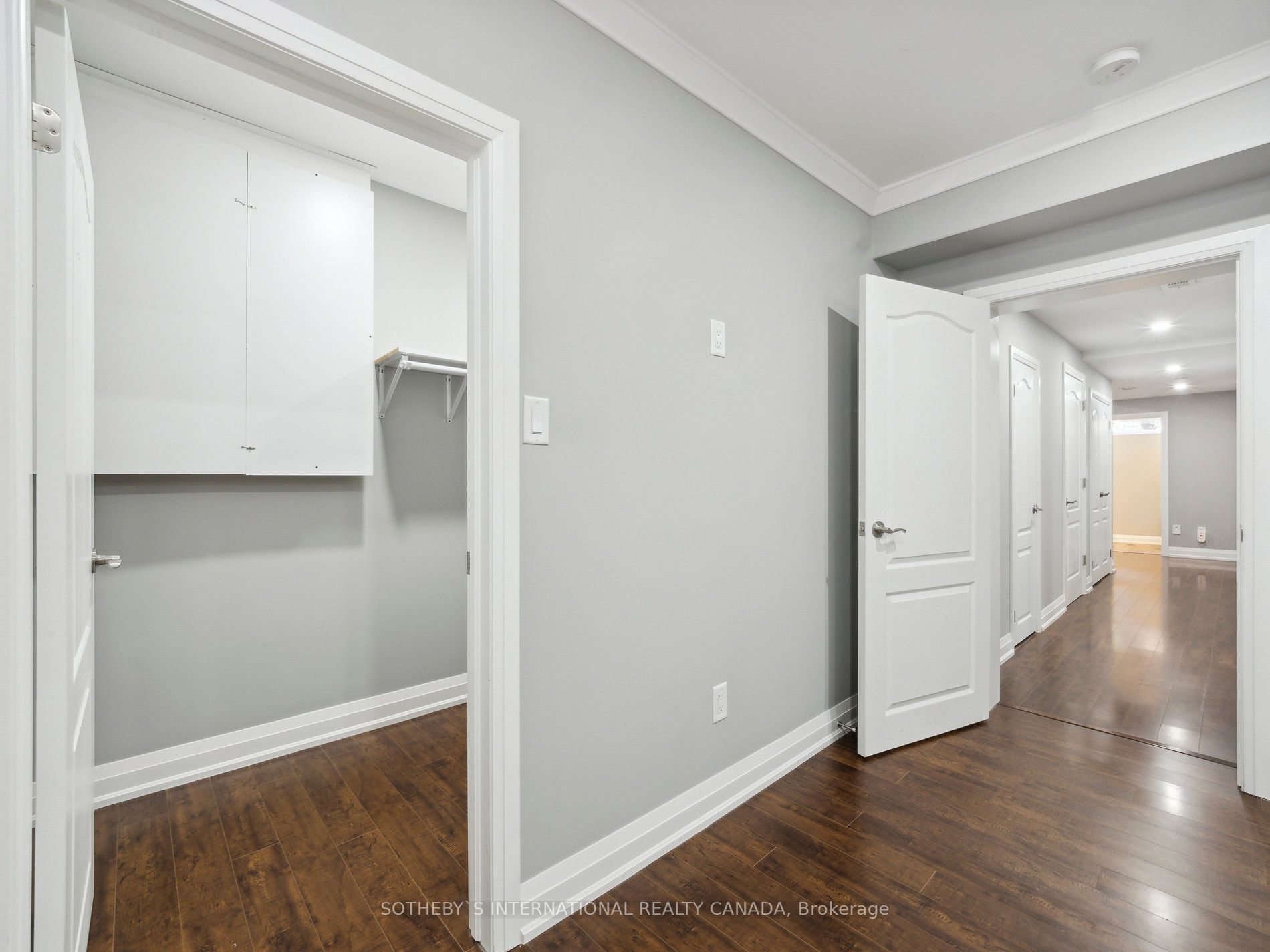 14 Laurelwood Cres, #Lower