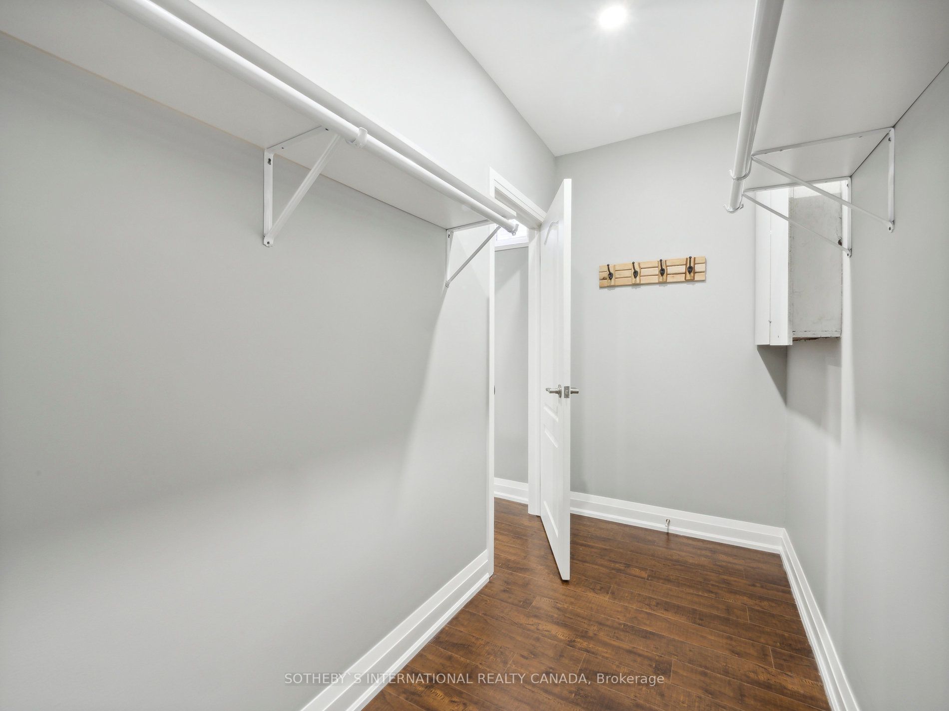 14 Laurelwood Cres, #Lower